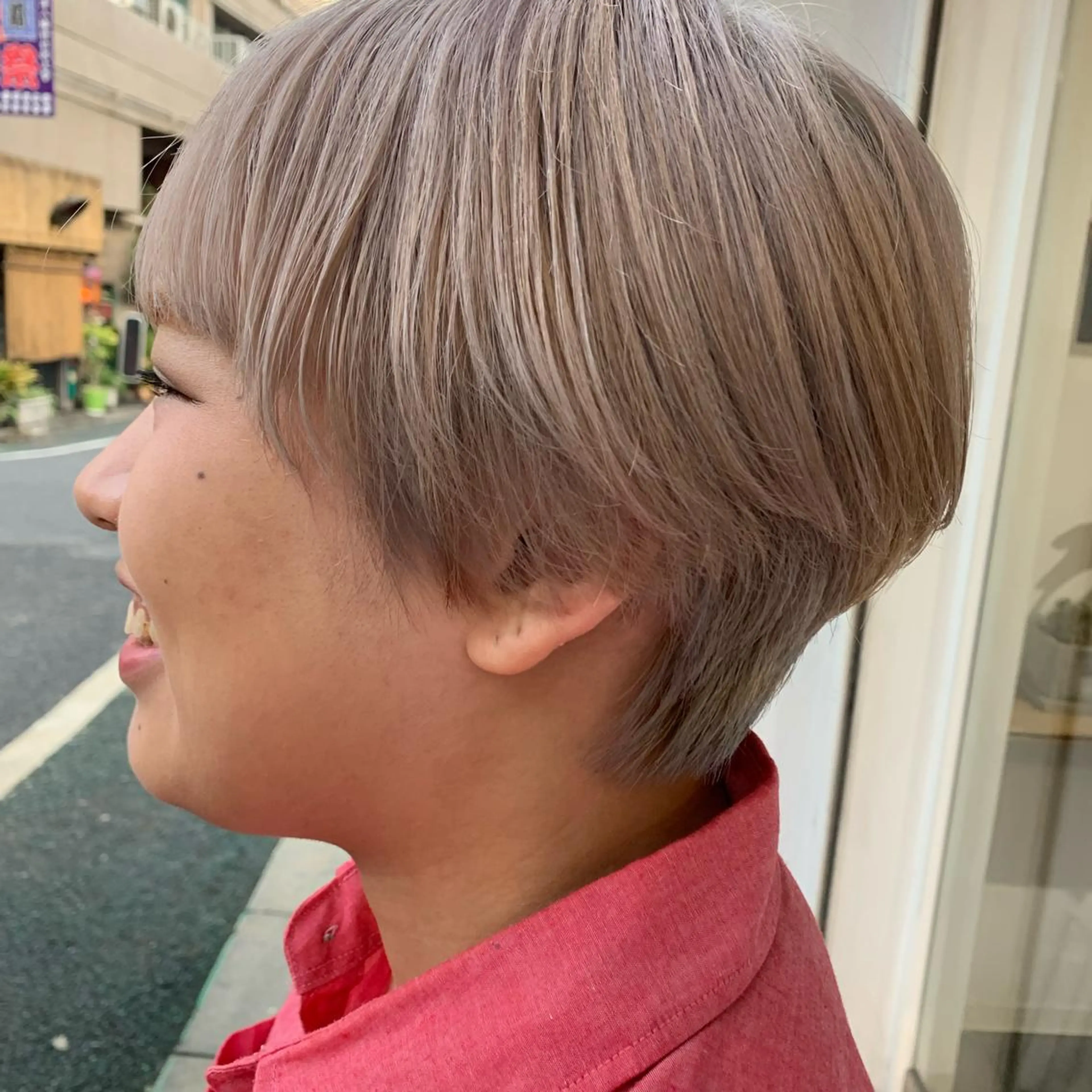 ショート カラー ベージュカラー ホワイトベージュ ヘアカラー トリートメント パーマ/透明感カラー /ボブ/吉田一生のヘアスタイル