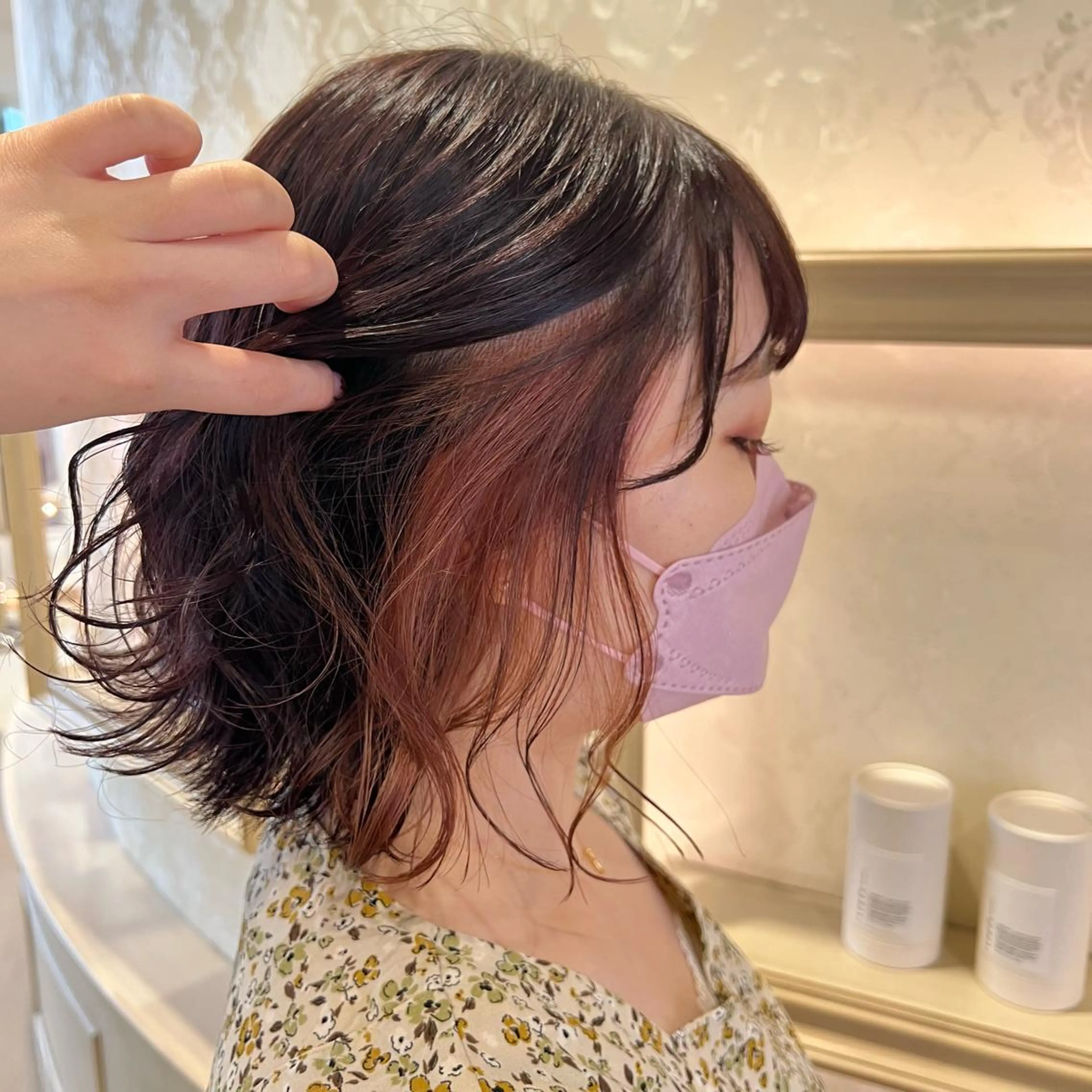 ミディアム カラー イヤリングカラー ピンクカラー SALOWIN川崎WEST店所属・🌷川崎/アレンジ/ 暖色ボブ/コトネ🌷のヘアスタイル