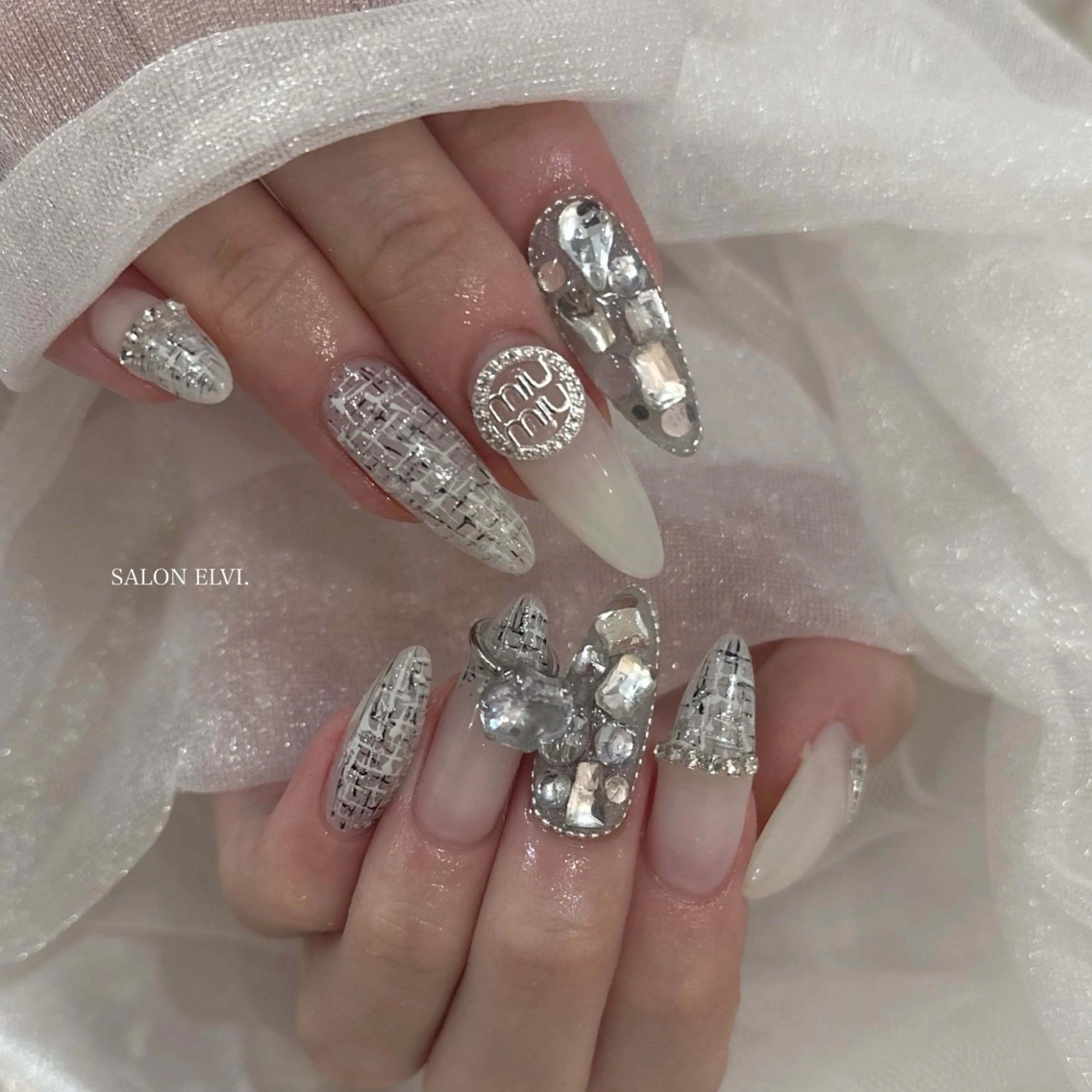 ネイル SALON ELVI.所属・SALON ELVI.のネイルデザイン