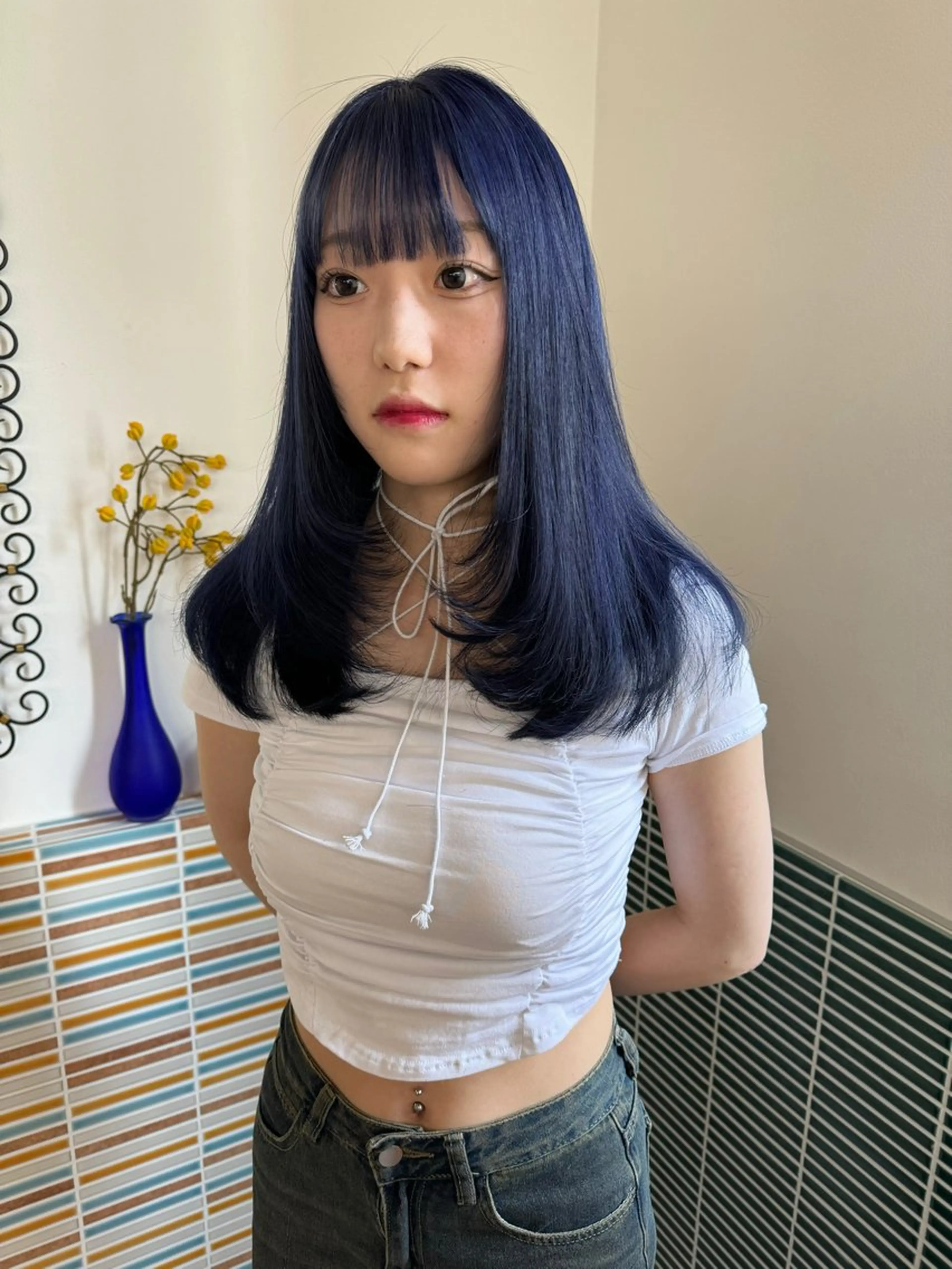 ミディアム カラー ブルーカラー ハイトーンカラー ネイビーカラー 韓国風ヘア レイヤーカット ヘアカラー トリートメント 🩷ハイトーン透明感 レイヤー🩷ユリカのヘアスタイル