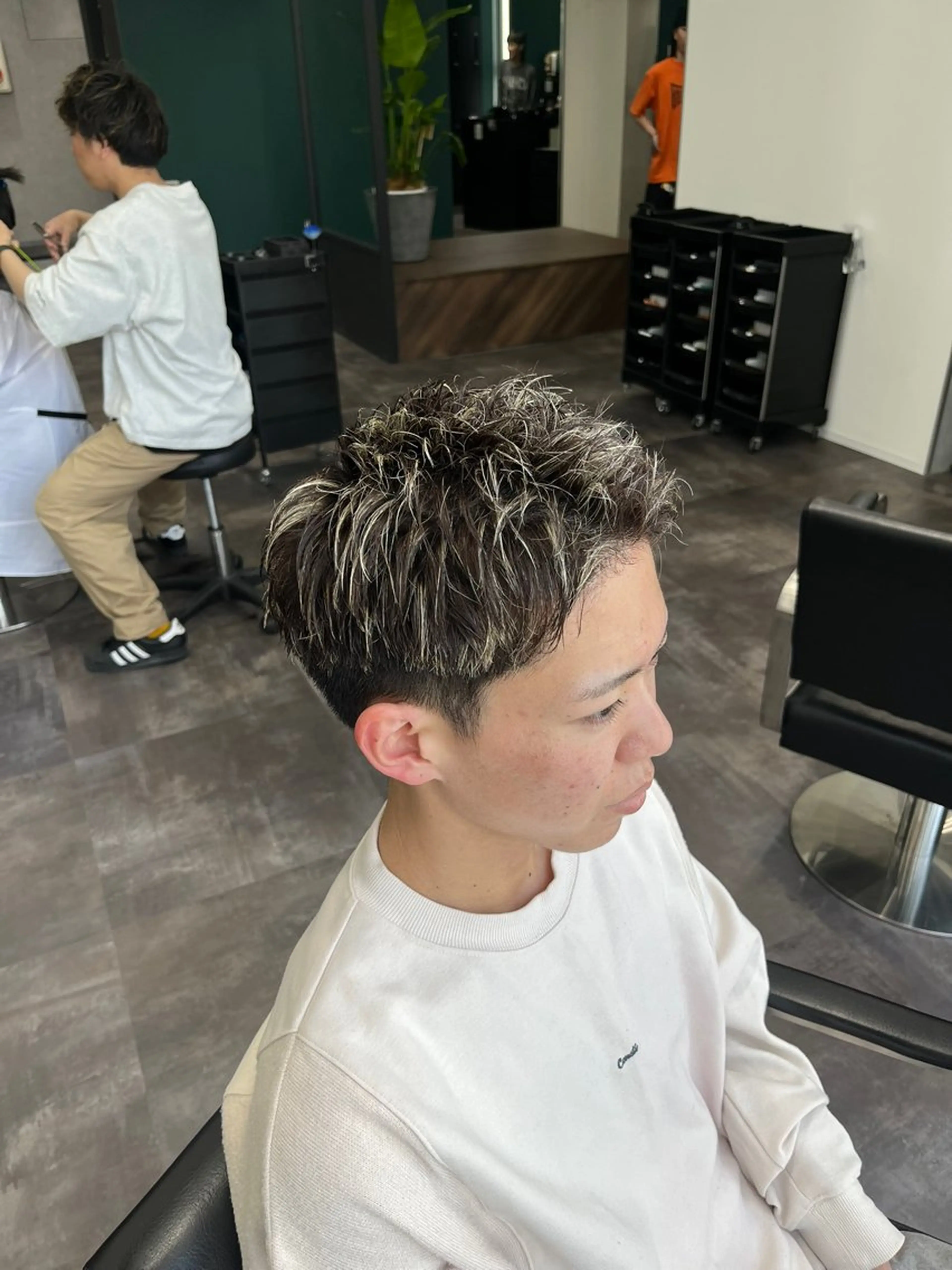 ショート カラー メンズ カット ヘアカラー メンズ特化🔥　齋藤 航のヘアスタイル