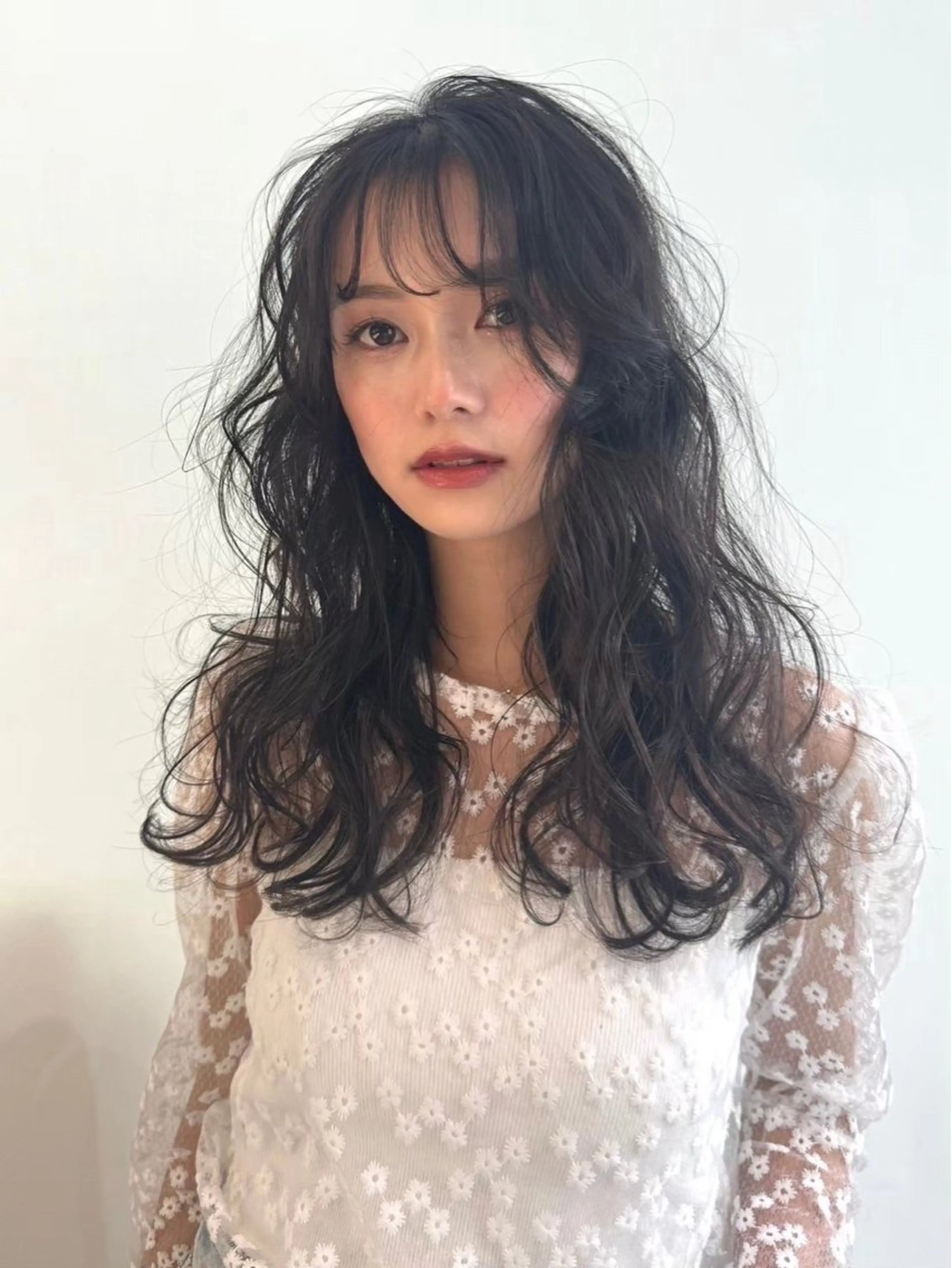 ロング カラー カット ヘアカラー Lisa／艶カラー ／レイヤーカット特化のヘアスタイル