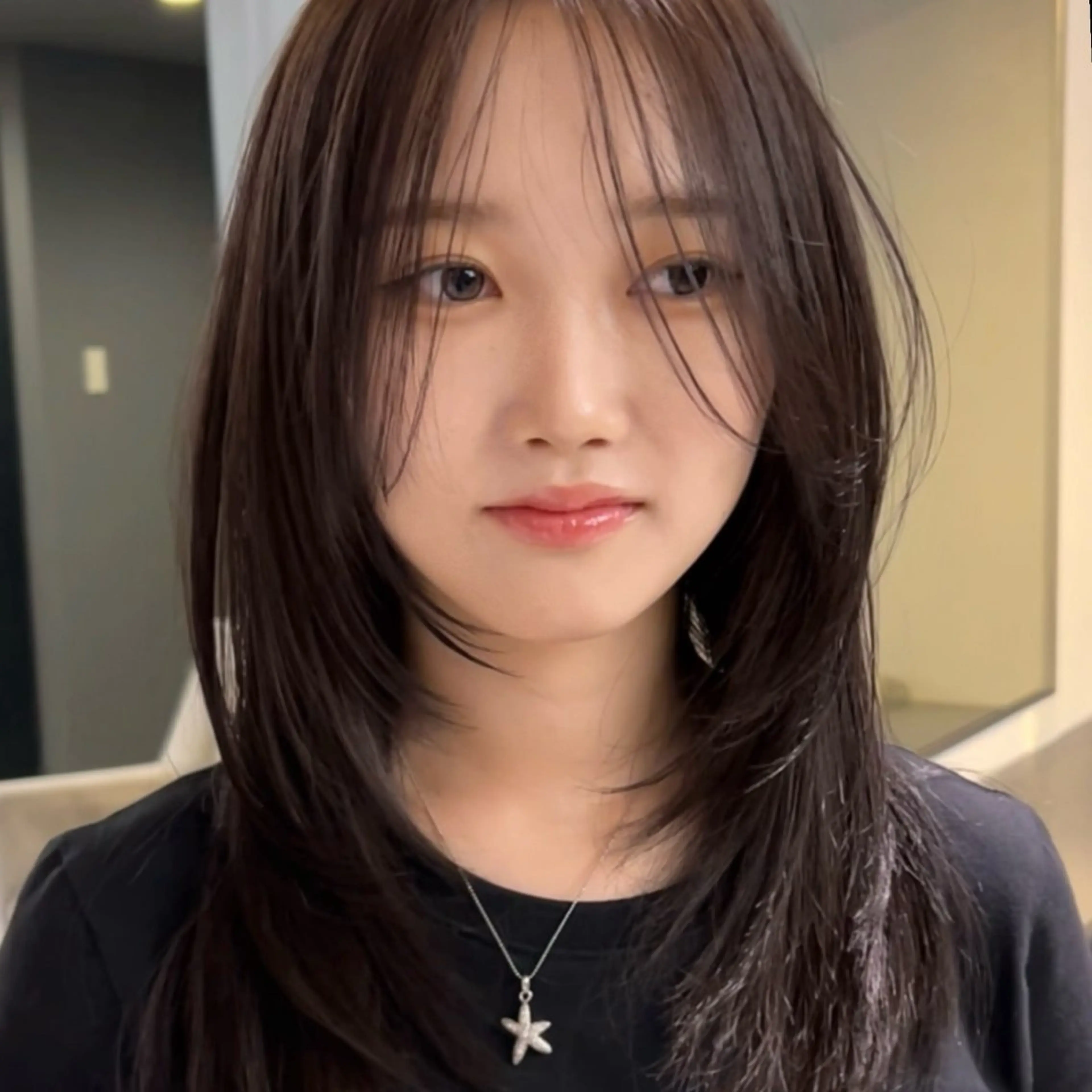 セミロング かめい しいなのヘアスタイル