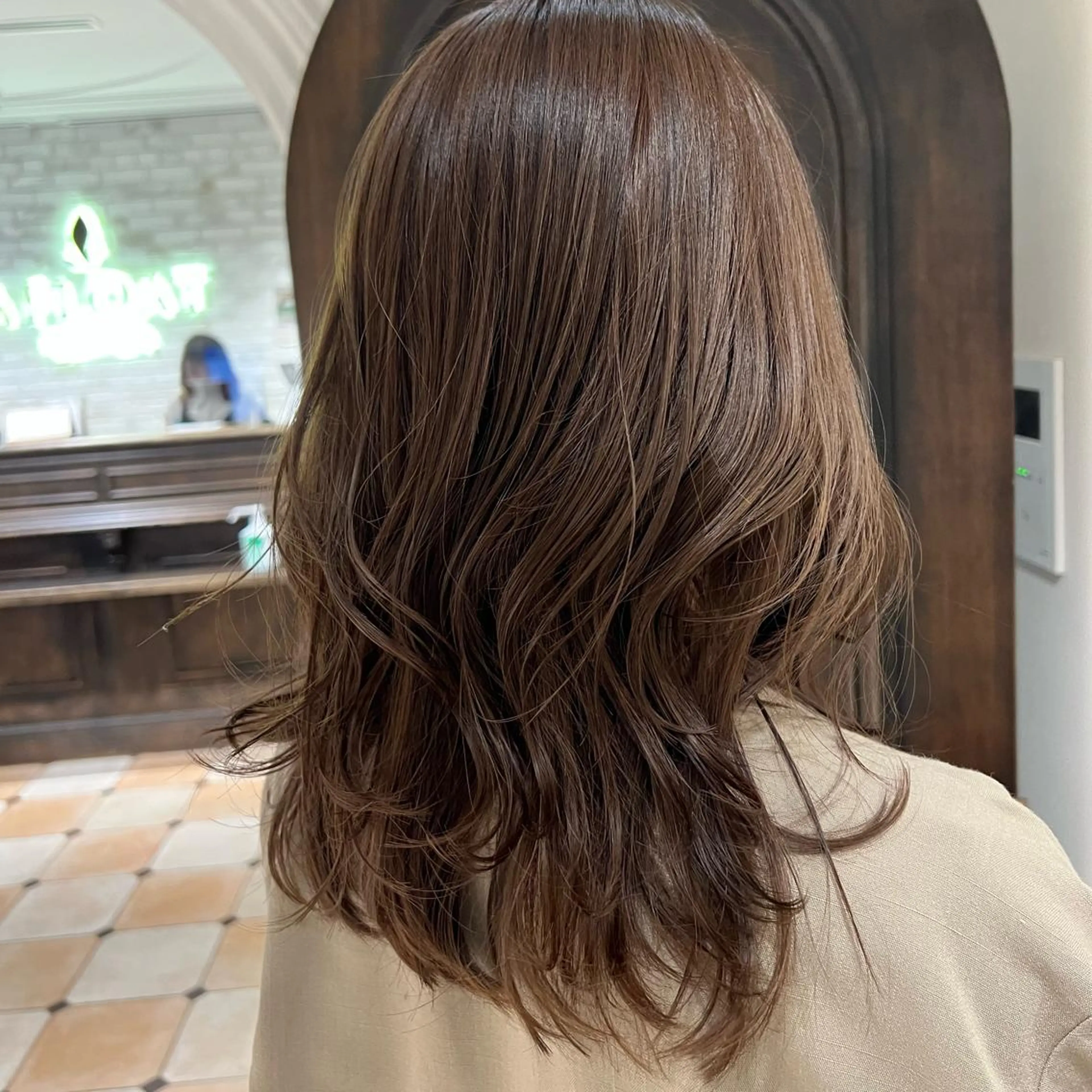 ミディアム ミディアムレイヤー レイヤーカット カット ヘアカラー トリートメント 🧡くびれヘア/前髪 顔周り🧡久原結衣のヘアスタイル