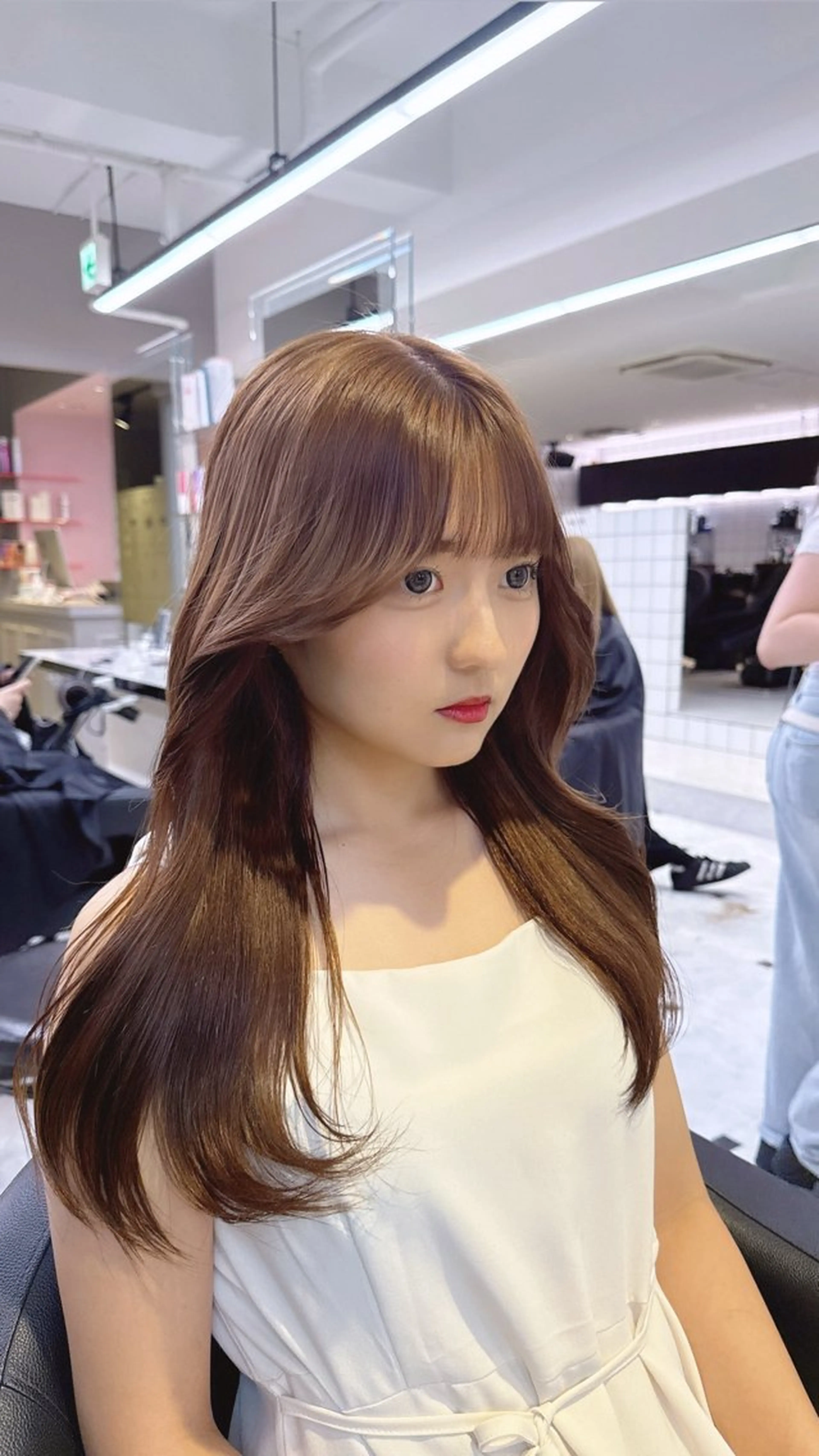 ロング カラー ベージュカラー ブリーチ ヘーゼル カット ヘアカラー 韓国風🤍グレ ージュ🤍たくみのヘアスタイル
