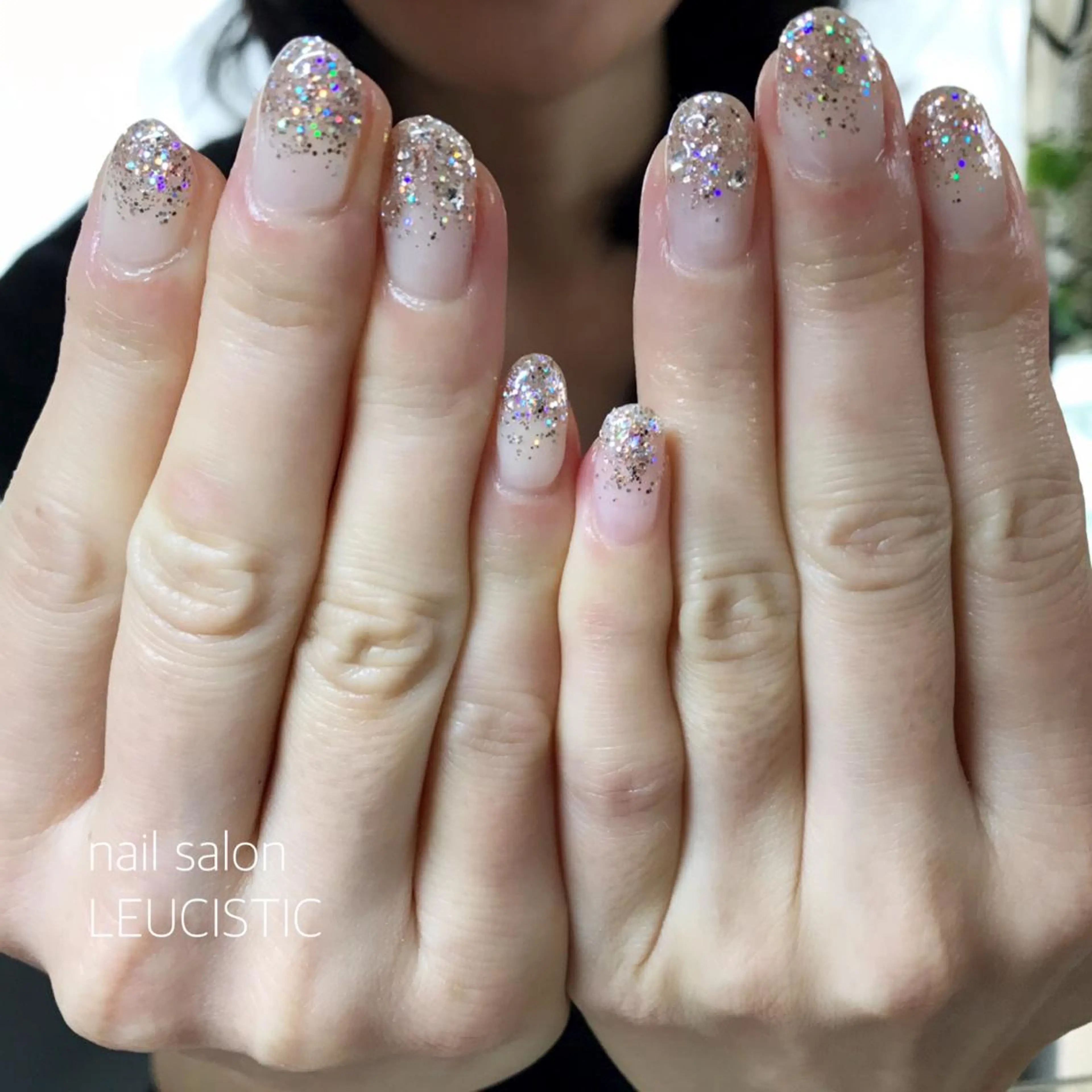 ネイル グラデーション キラキラネイル ラメ(グリッター) ラメグラデーション 冬ネイル 美時雨・bishigure所属・美時雨 bishigureのエステ・リラクイメージ