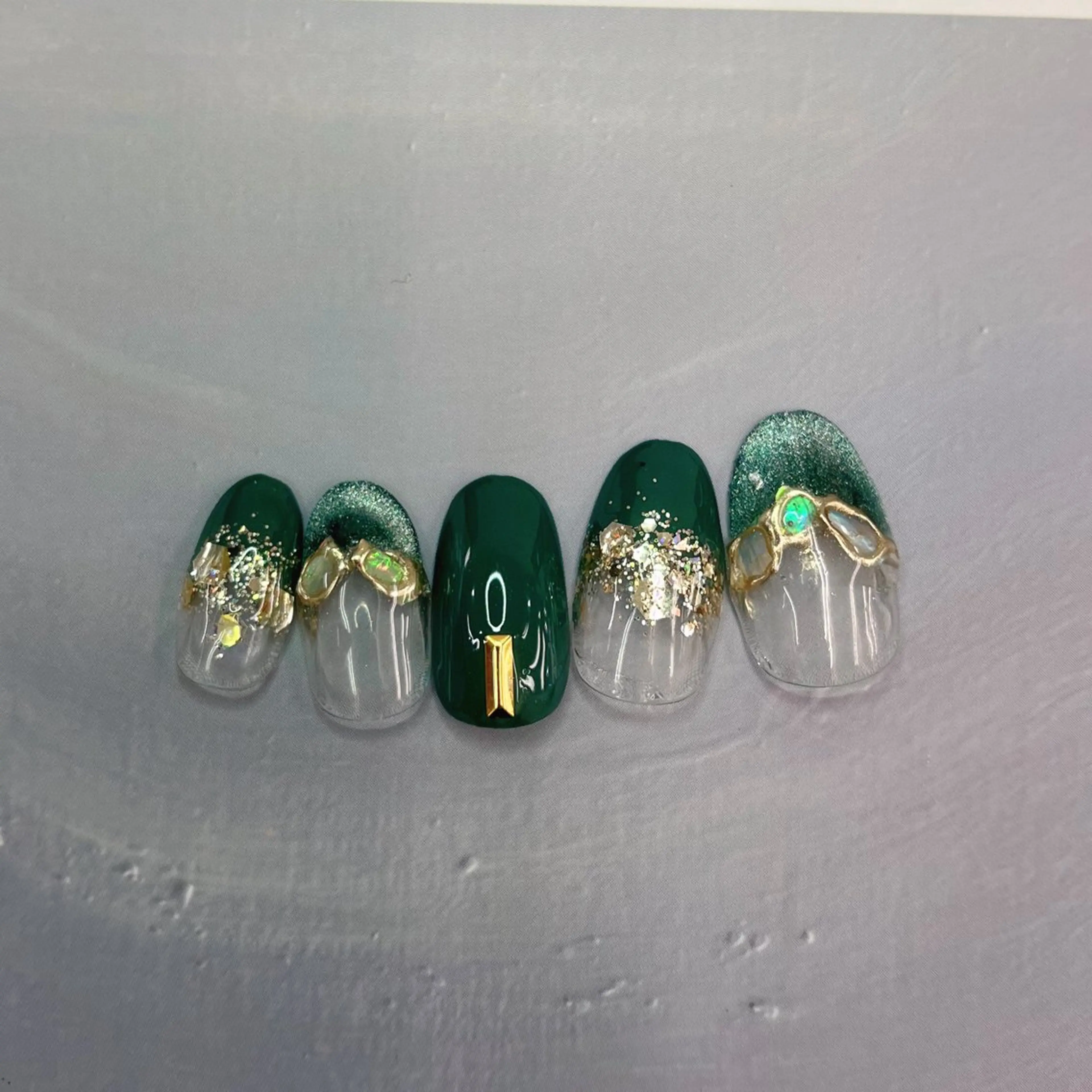 ネイル フレンチネイル マグネットネイル 冬ネイル ブルーデイジー栄本店所属・BlueDaisy 栄本店のネイルデザイン