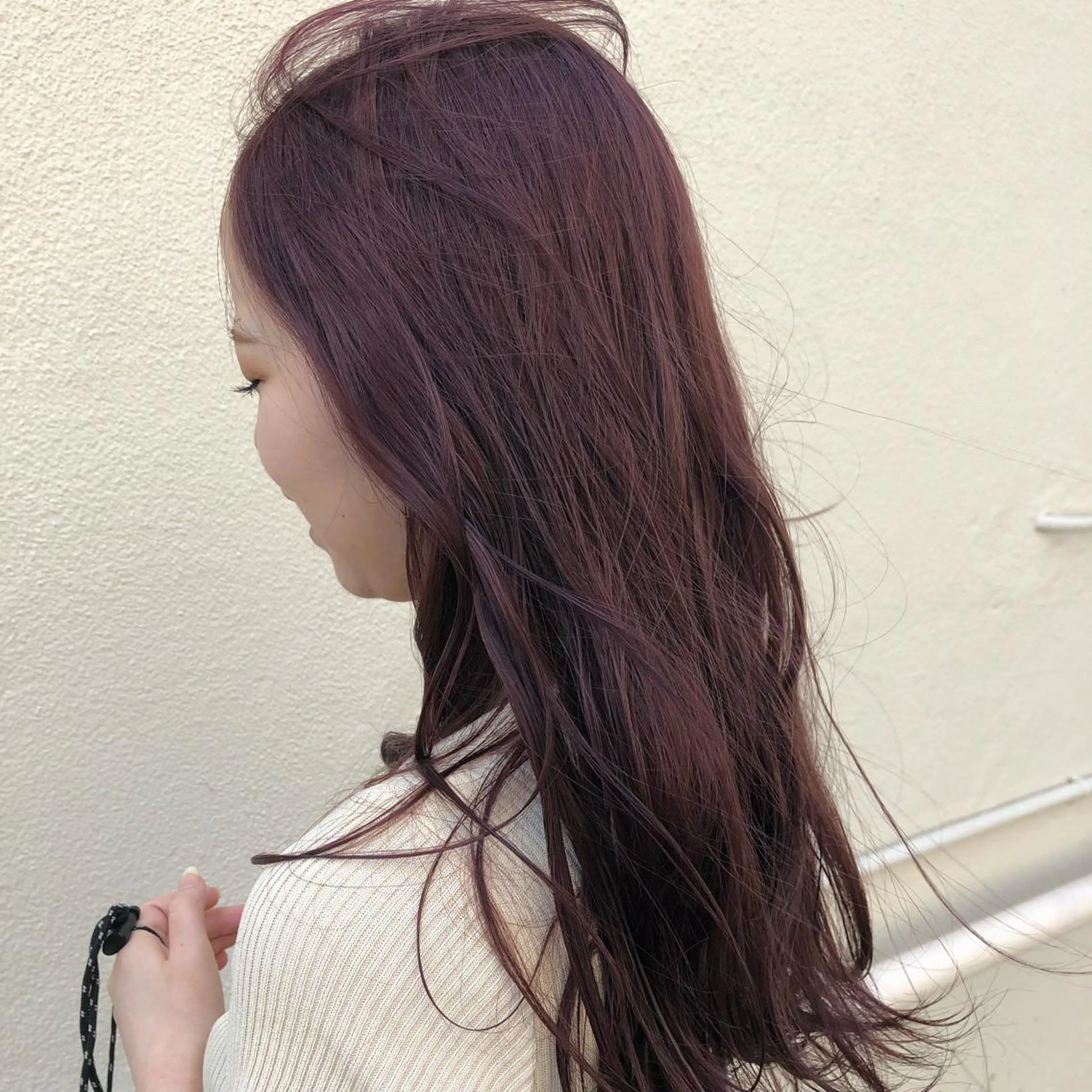 ロング カラー カシス レッドカラー 古屋 花織のヘアスタイル