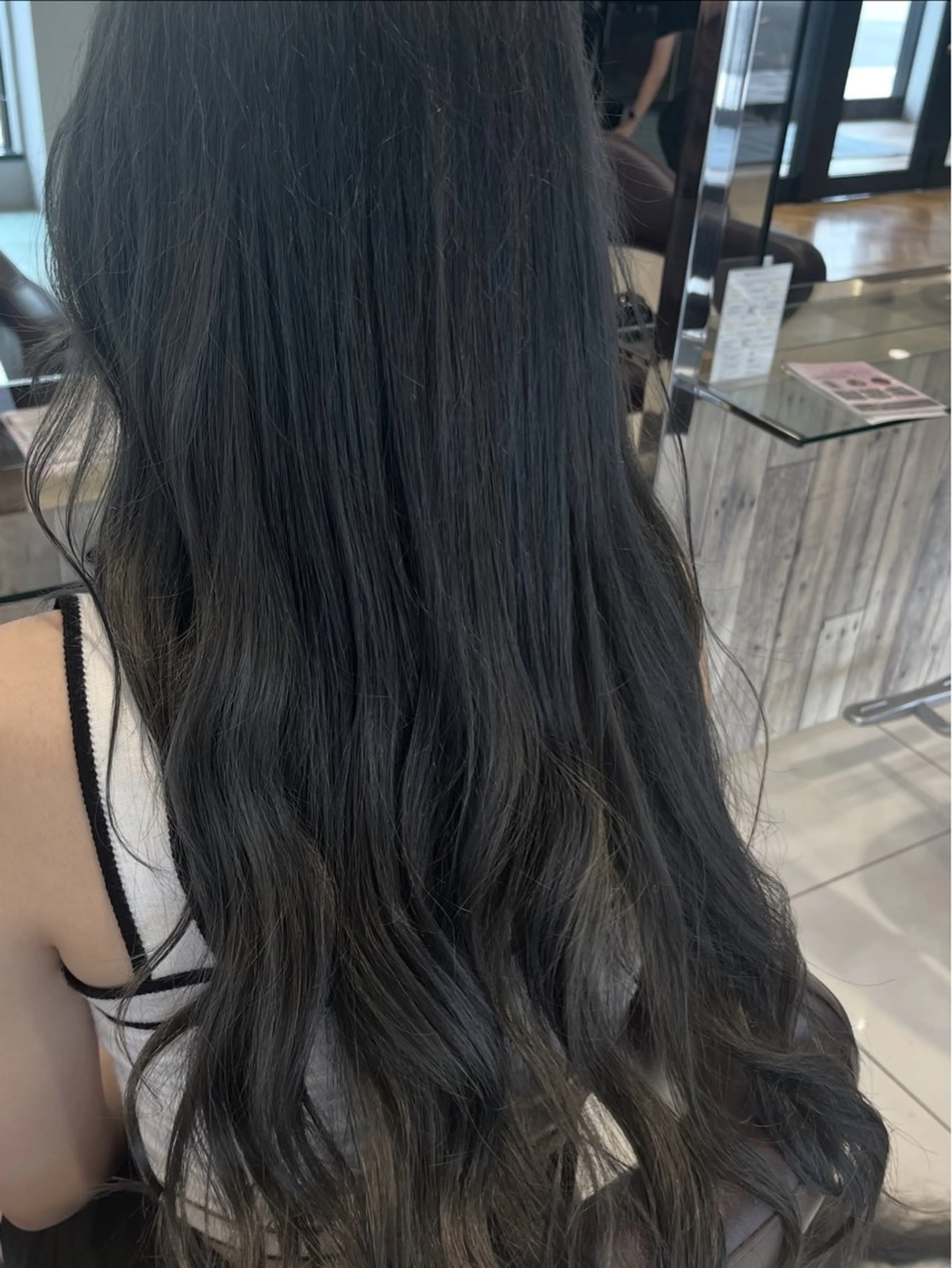 ロング カラー 村山 佳穂のヘアスタイル