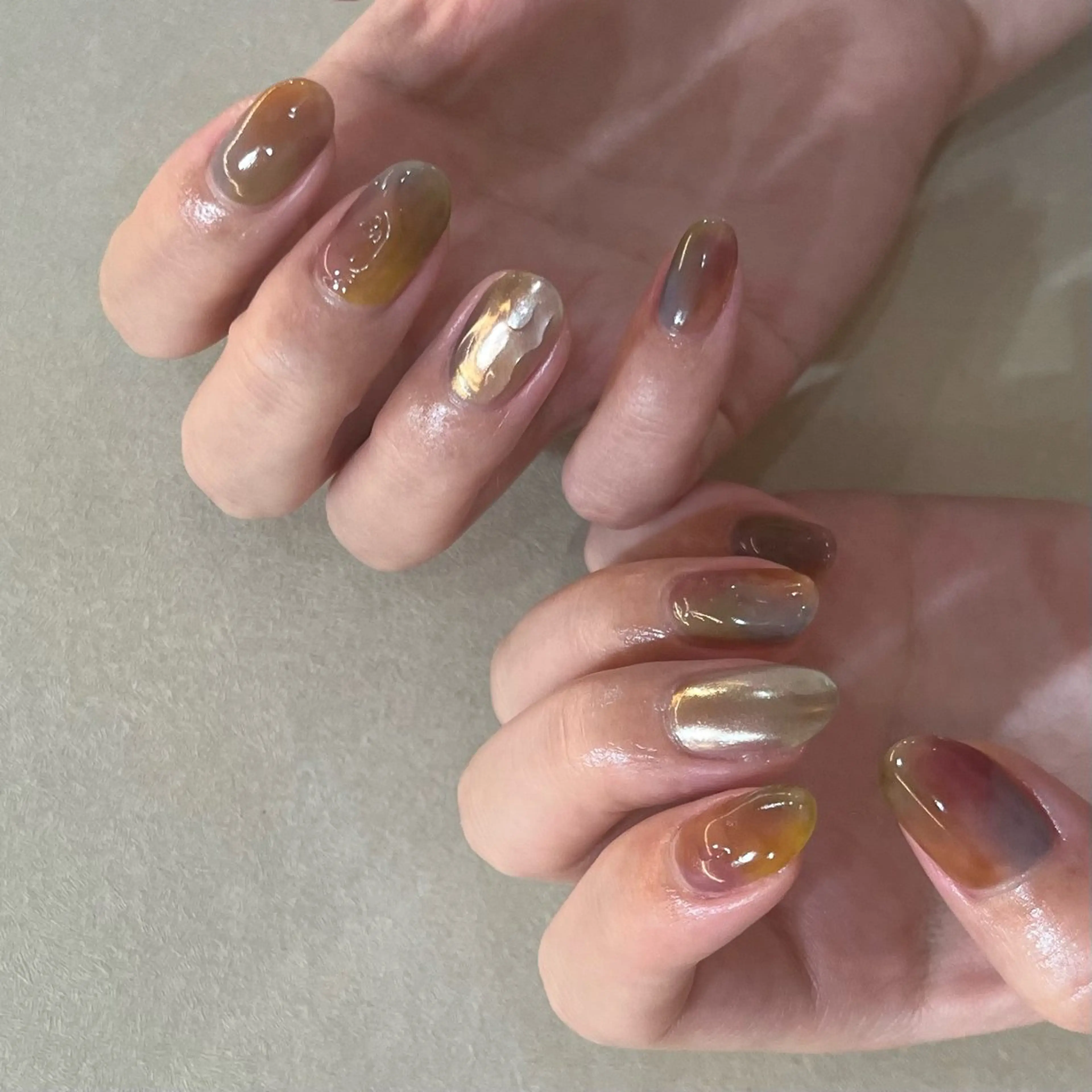 ネイル ミラーネイル ハンドネイル shio ♡ 10月分予約受付中のネイルデザイン