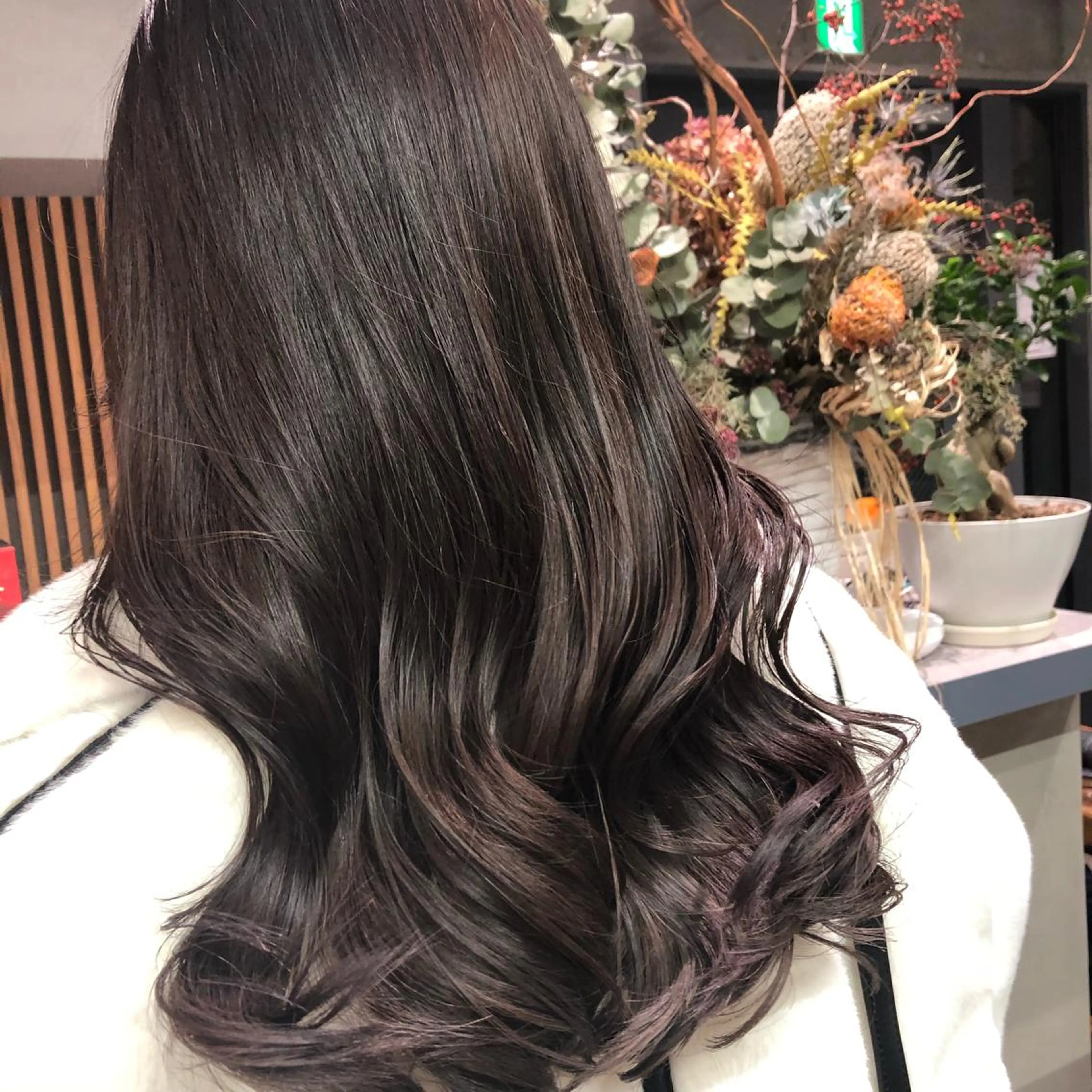 ロング カラー パーマ ハイトーン 🌙まなみ🌙のヘアスタイル