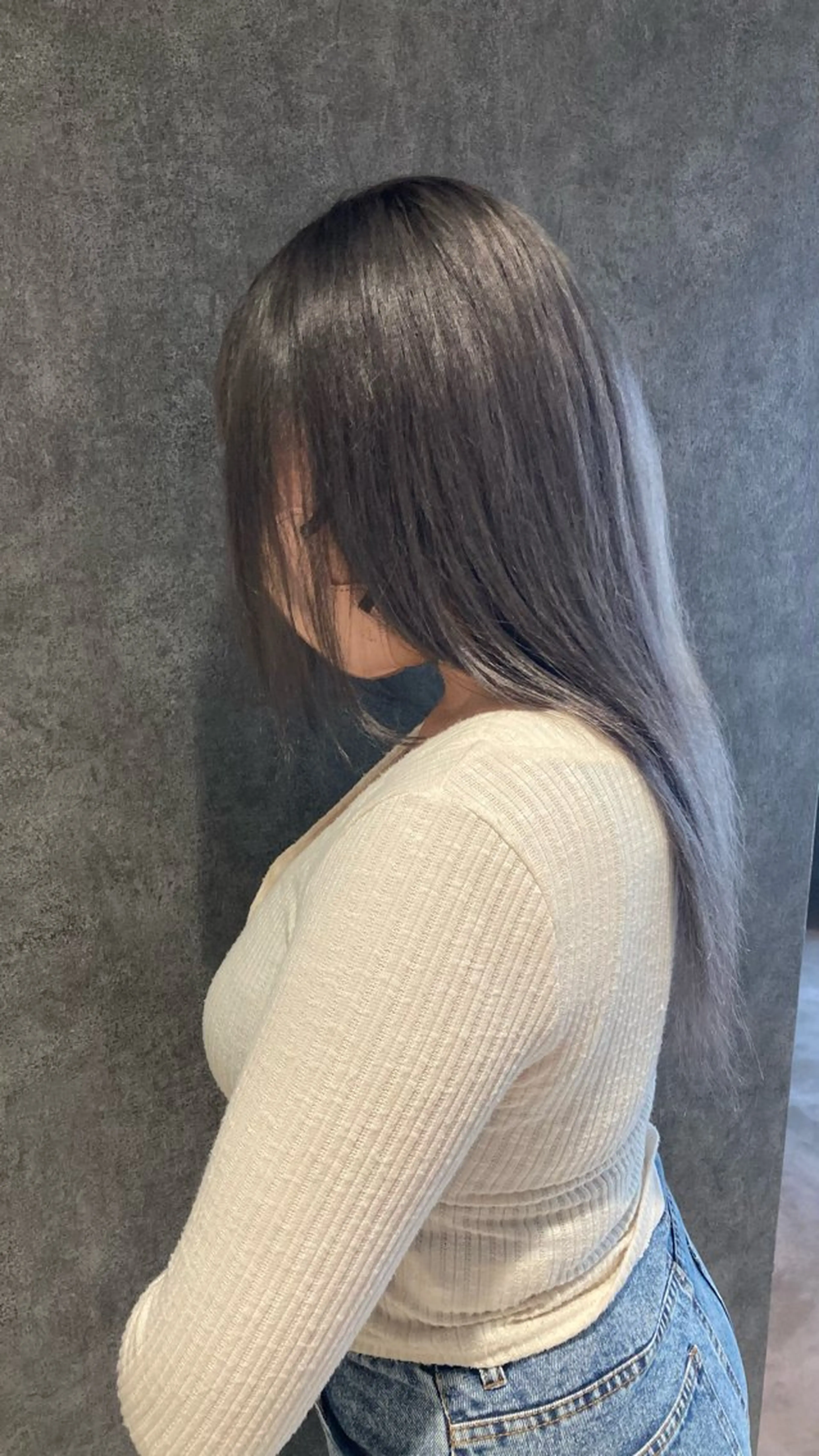 セミロング ヘアカラー RIRUA所属・茶木 夢里彩のヘアスタイル