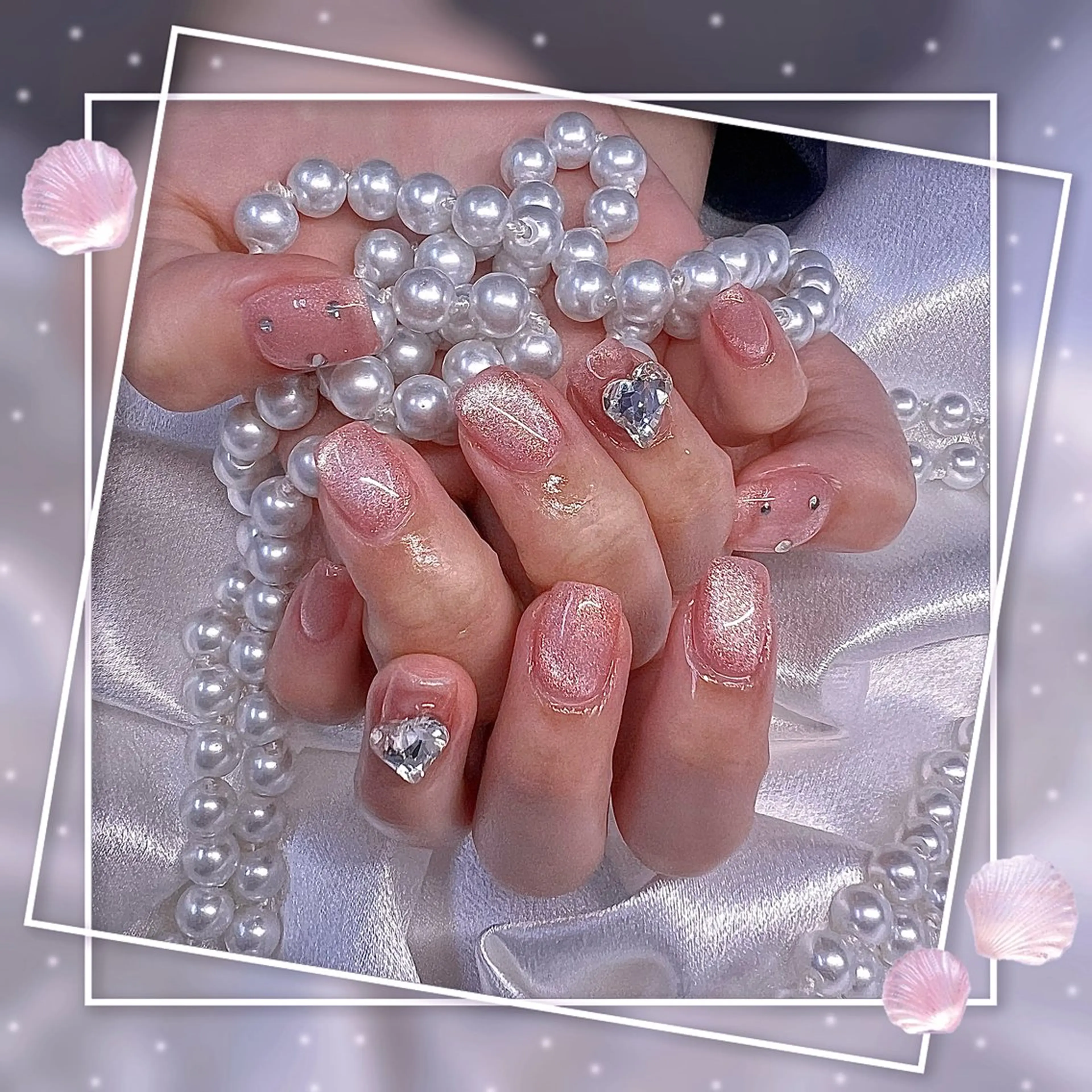 ネイル フレンチネイル グラデーション キラキラネイル 韓国ネイル マグネットネイル ハンドネイル ハンドケア Chill Nailsalonのネイルデザイン