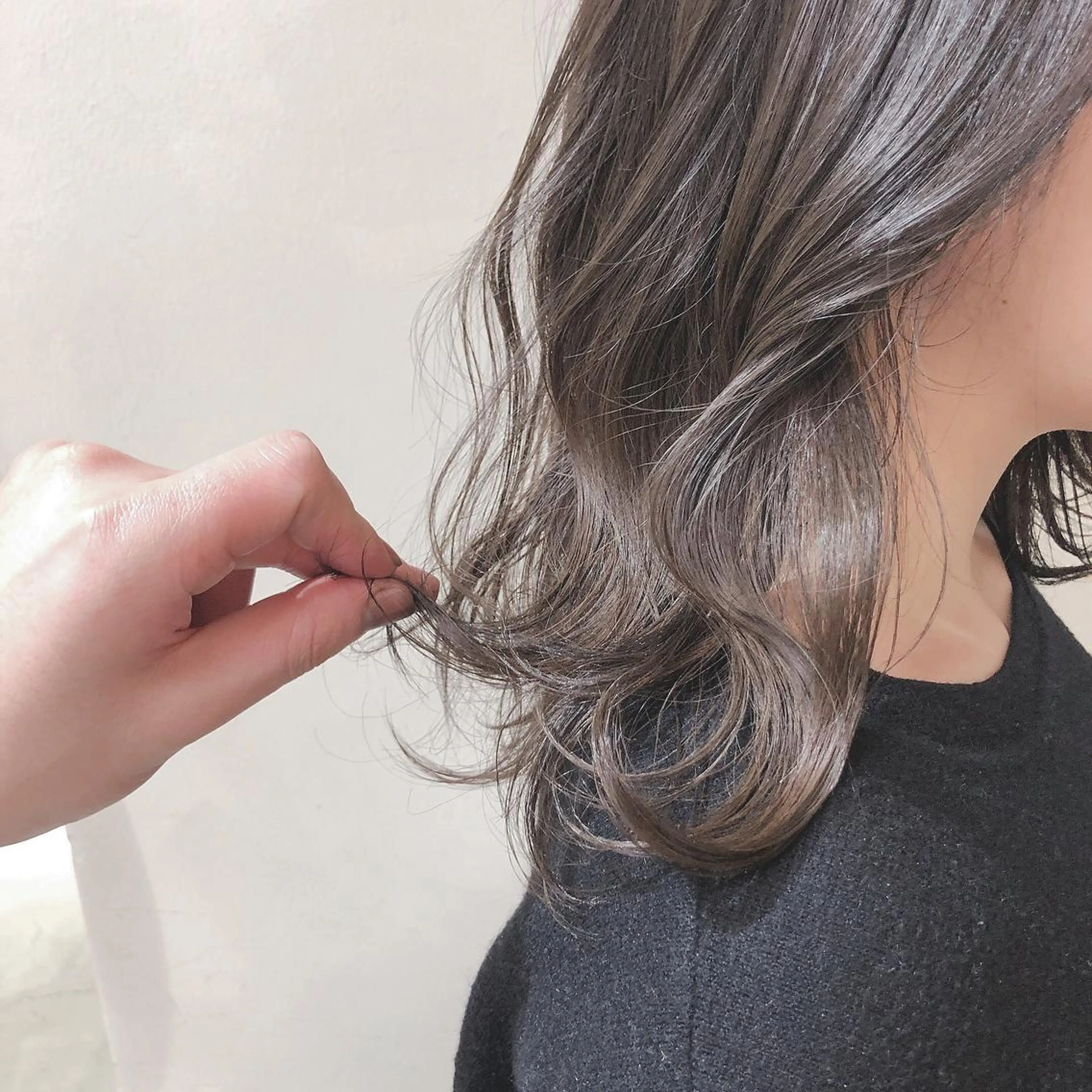 ミディアム カラー カット ヘアカラー ぱつっとボブ 古家 佑真のヘアスタイル