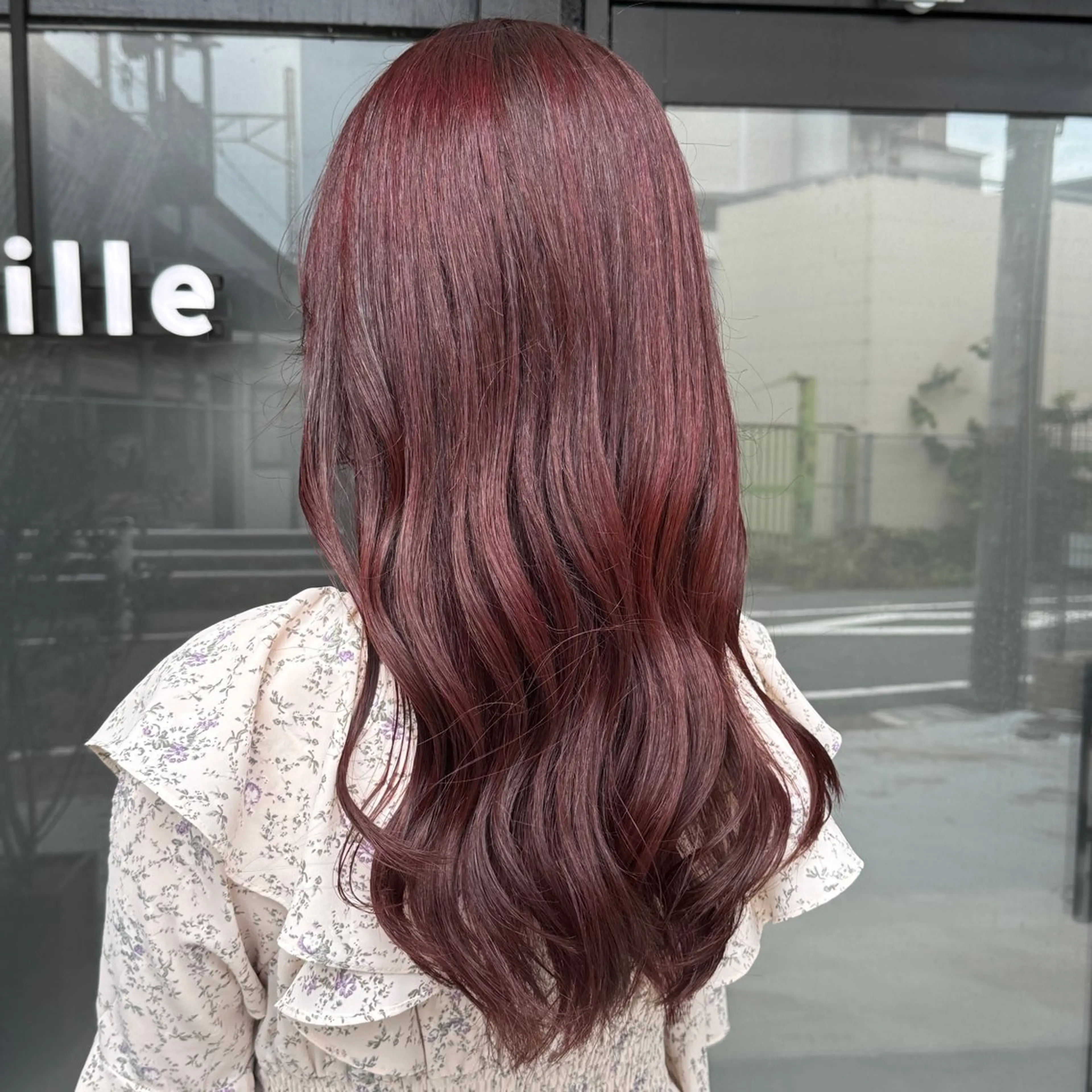 ロング カラー ブリーチ ブリーチなしカラー レッドカラー カット ヘアカラー トリートメント 透明感カラー/パーマ 🌀アオノアユミのヘアスタイル