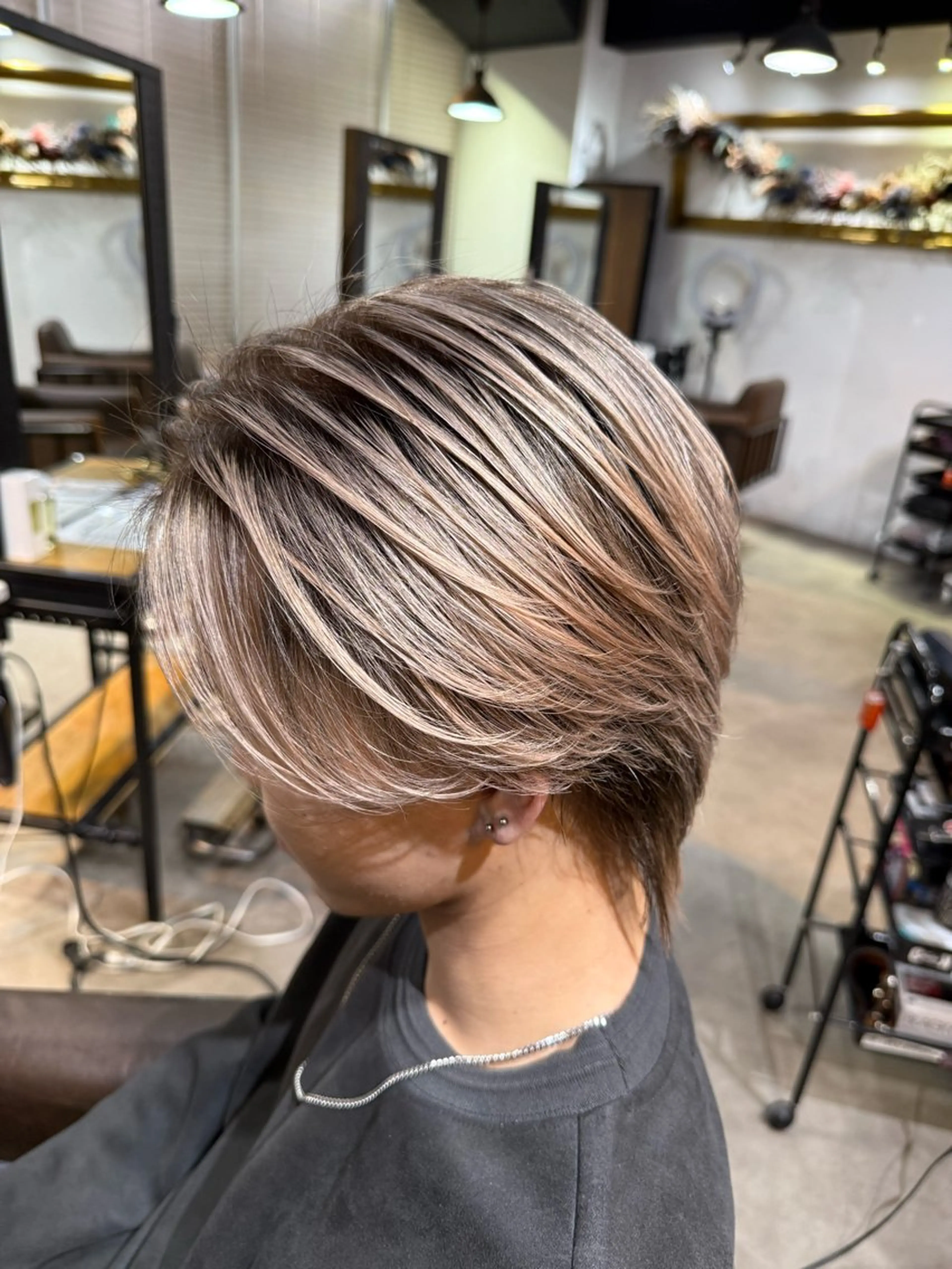 ショート レイヤーカット カット ヘアカラー 山影✨バレイヤージュ ハイライト✨メンズ◎のヘアスタイル