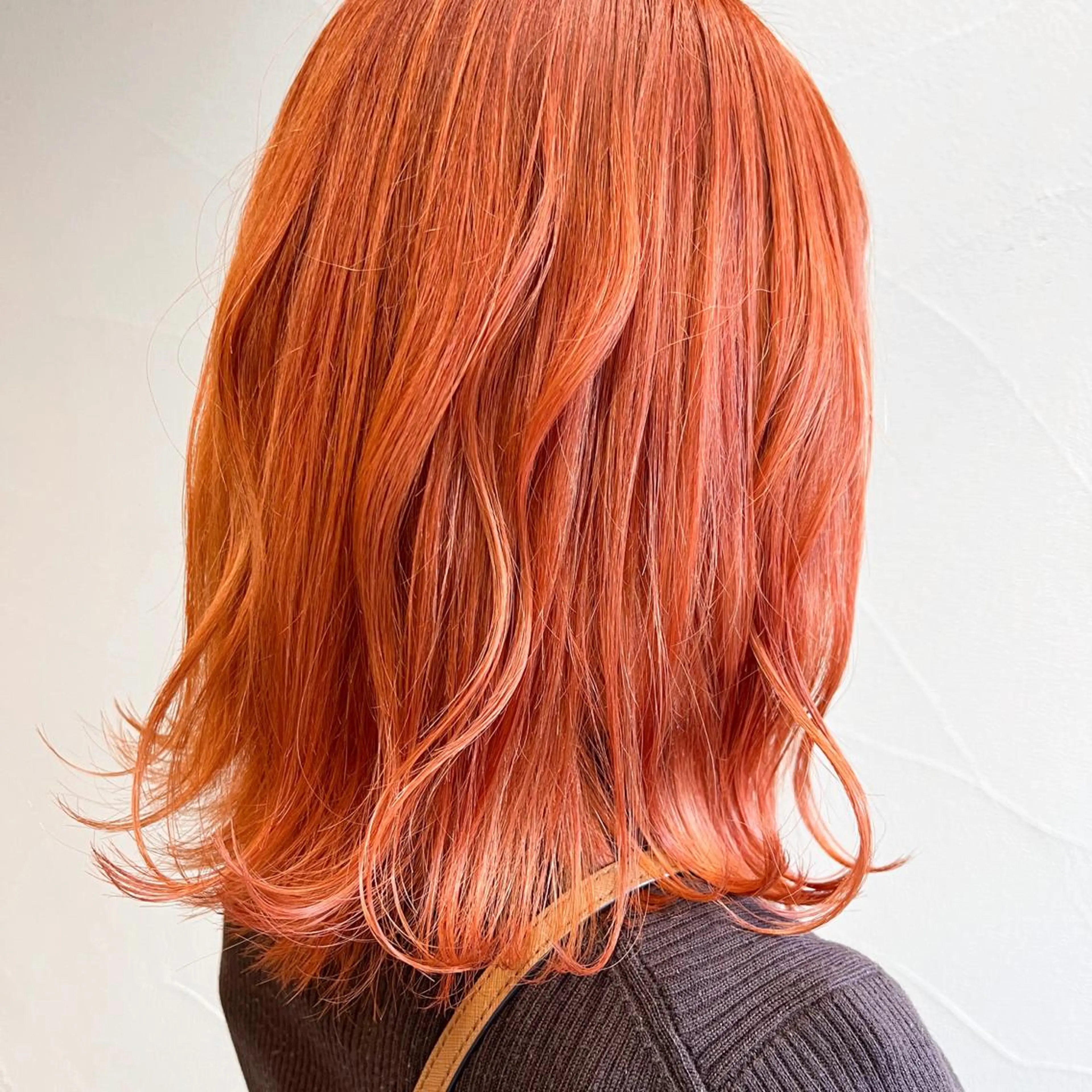ミディアム カラー ブリーチ オレンジ 王子田 隼のヘアスタイル