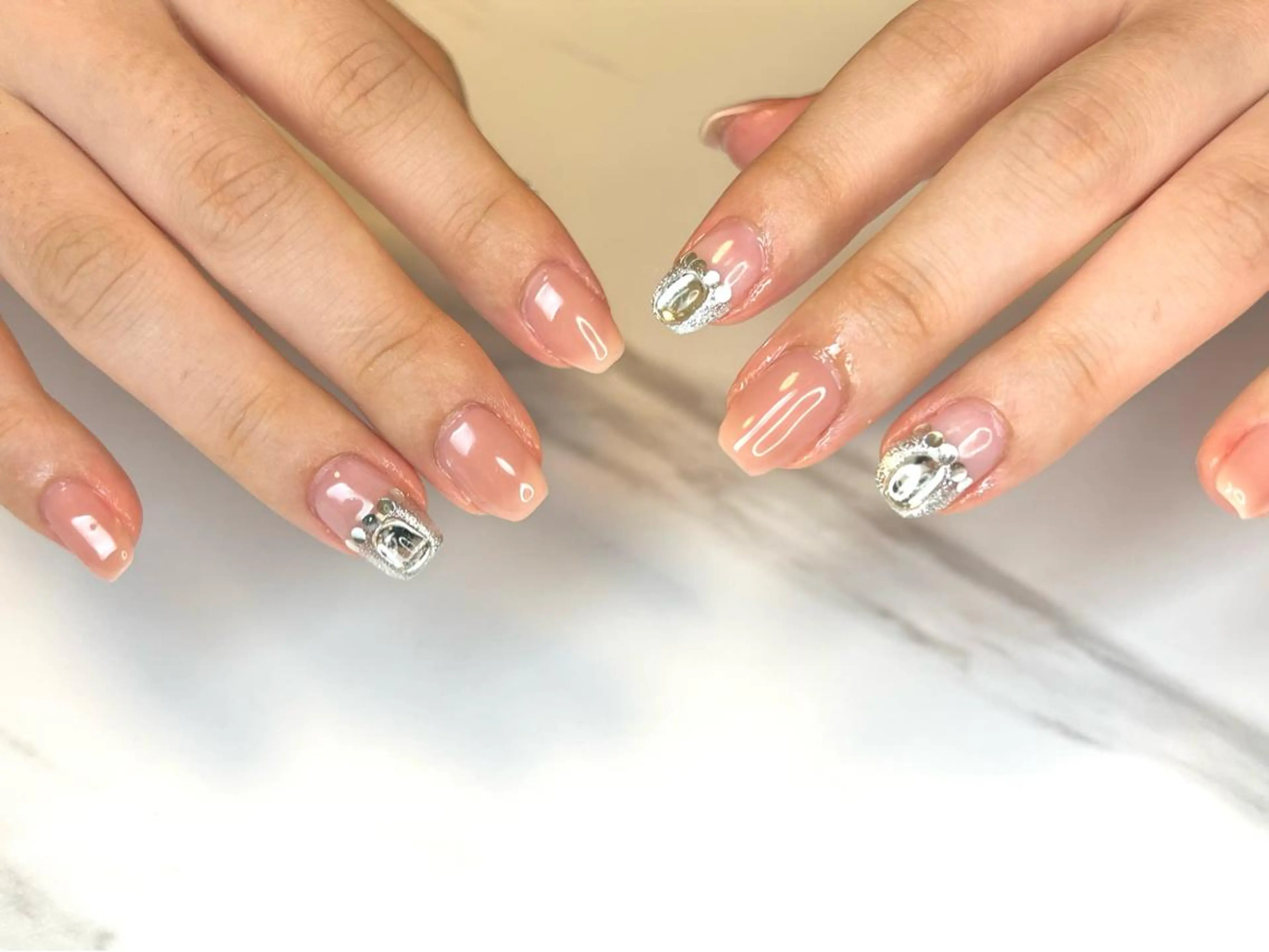 セミロング ネイリスト シンのネイルデザイン