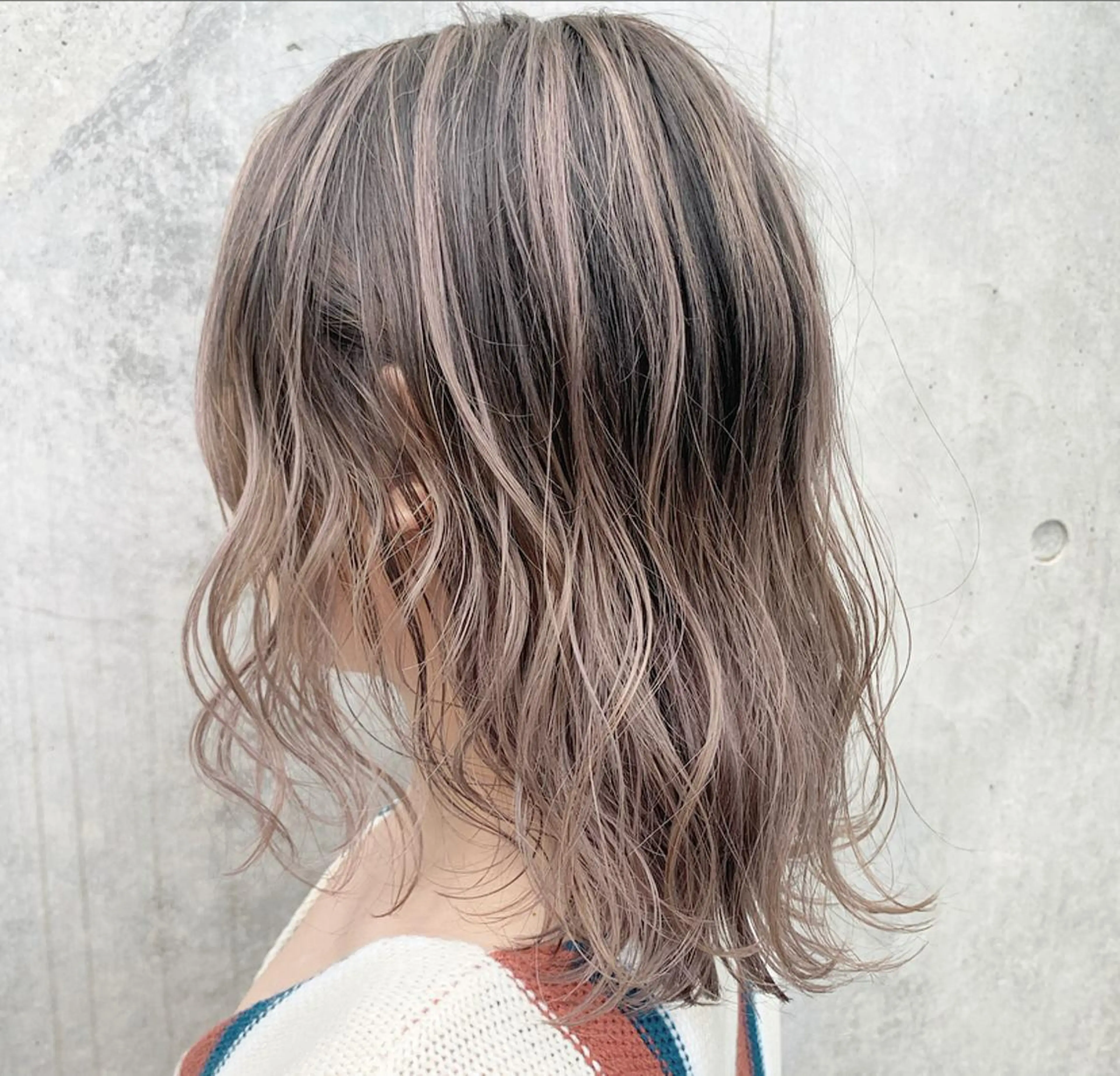 セミロング カラー 🪞上品で可愛い韓国 ヘア🪞Rikutoのヘアスタイル