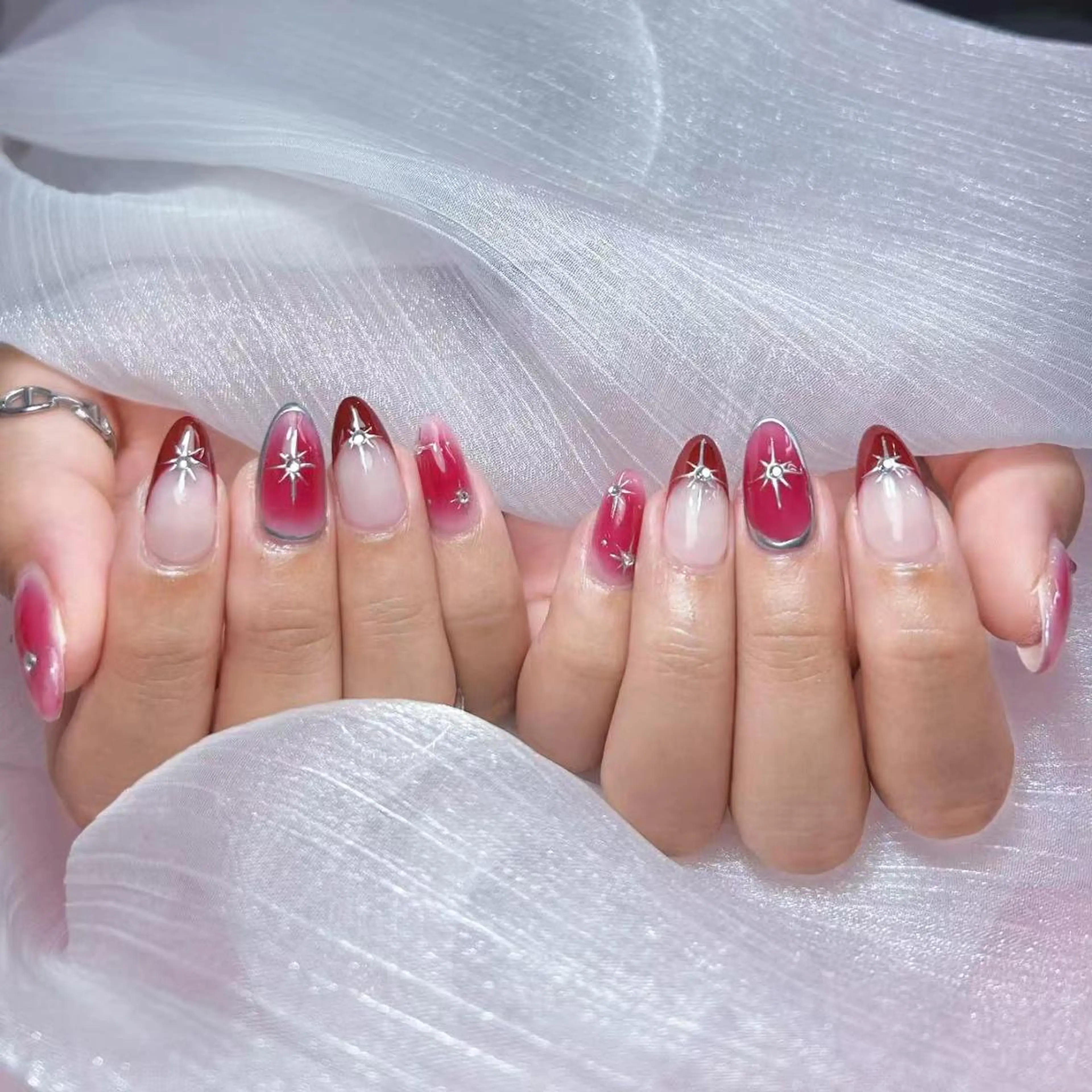 ネイル アートネイル オーロラネイル ガーリー キラキラネイル マグネットネイル ハンドネイル YOYO 💅のネイルデザイン