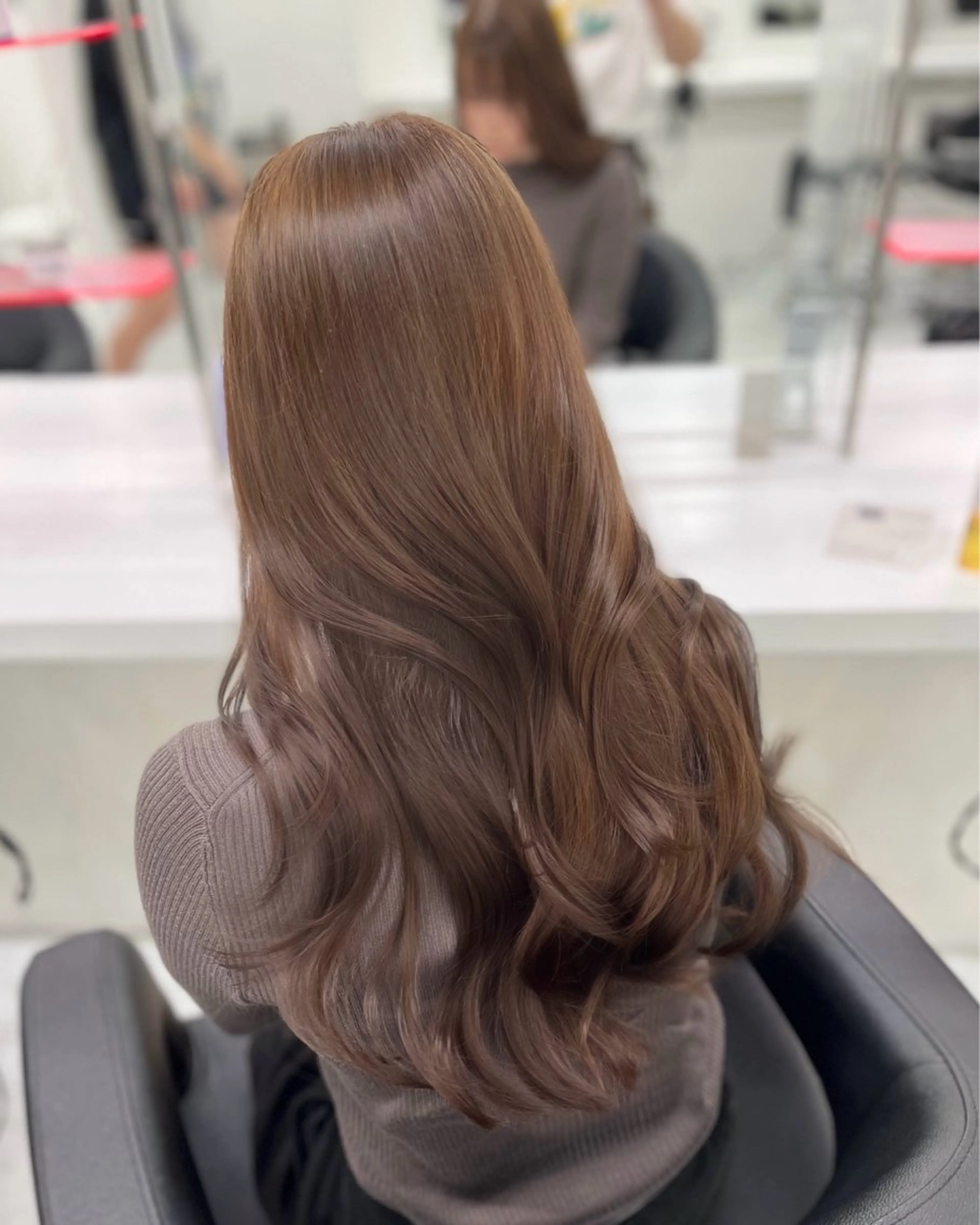 ロング ヘアカラー トリートメント 大人っぽベージュ🤍 レイヤーRikutoのヘアスタイル