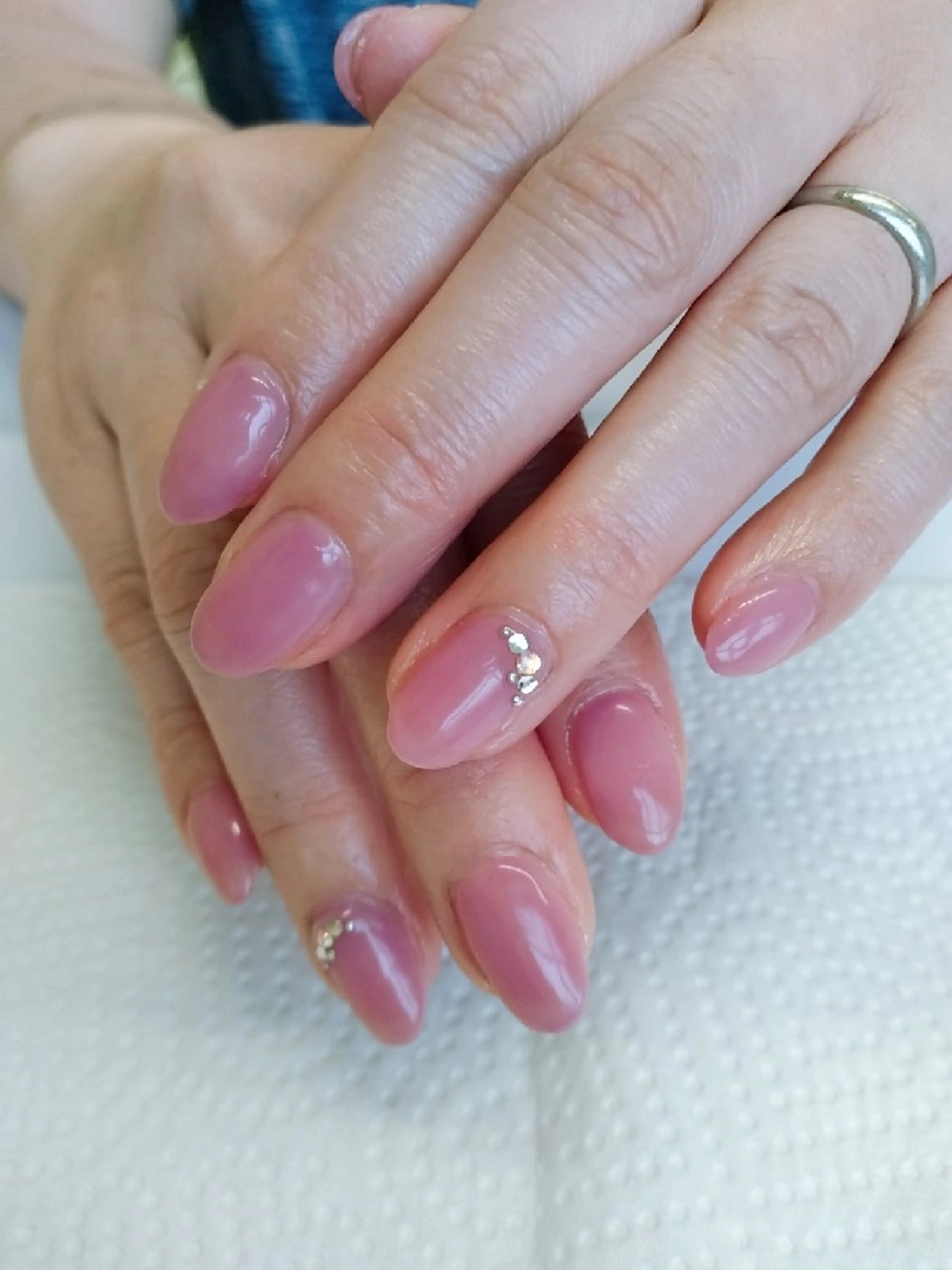 ネイル ストーンネイル ハンドネイル ハンドケア プライベートサロン RosyLily所属・プライベートサロン Rosy Lilyのネイルデザイン
