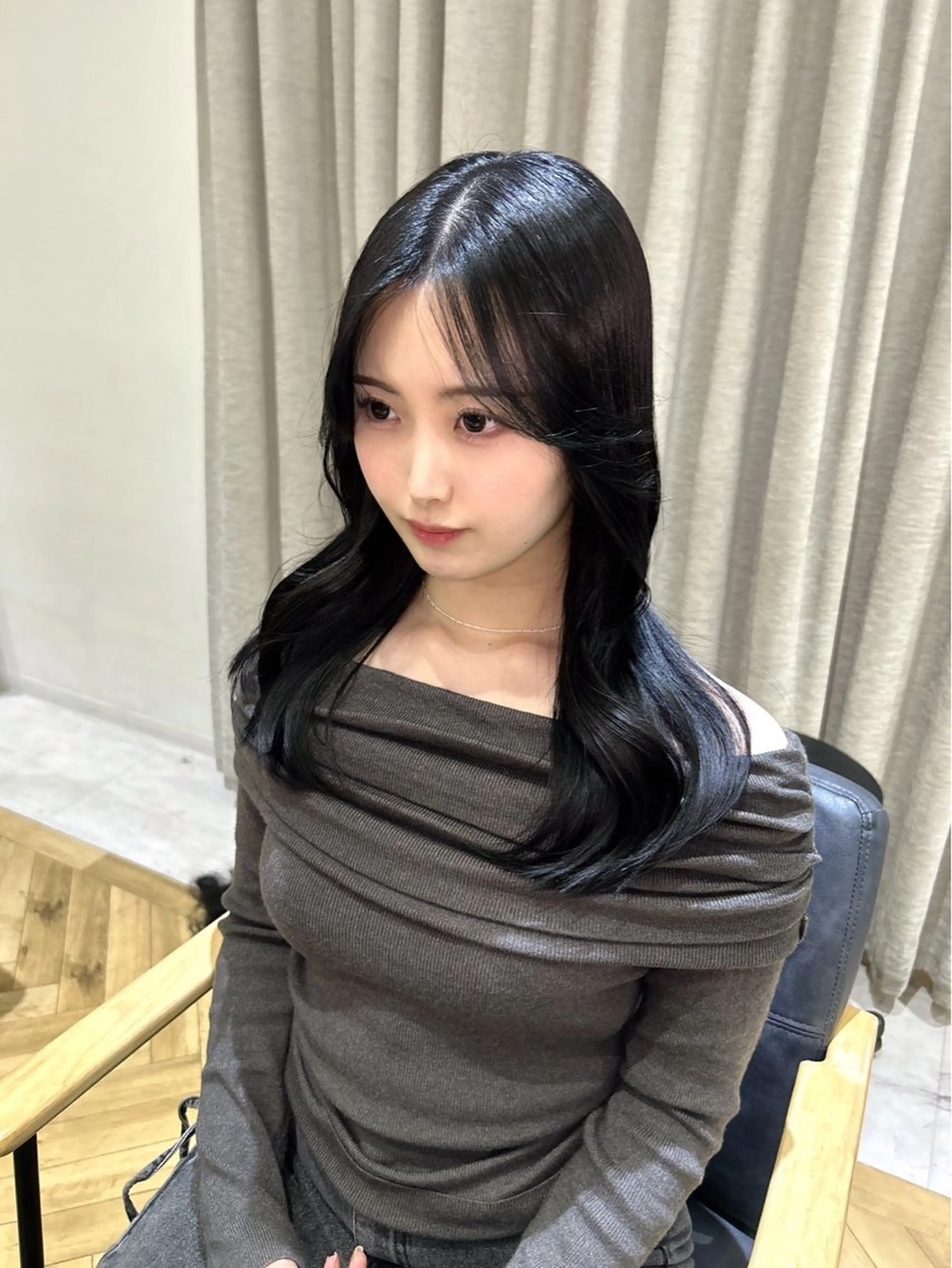 セミロング カット ヘアカラー トリートメント 韓国ハッシュカット✨ レイヤーカット🍒のヘアスタイル