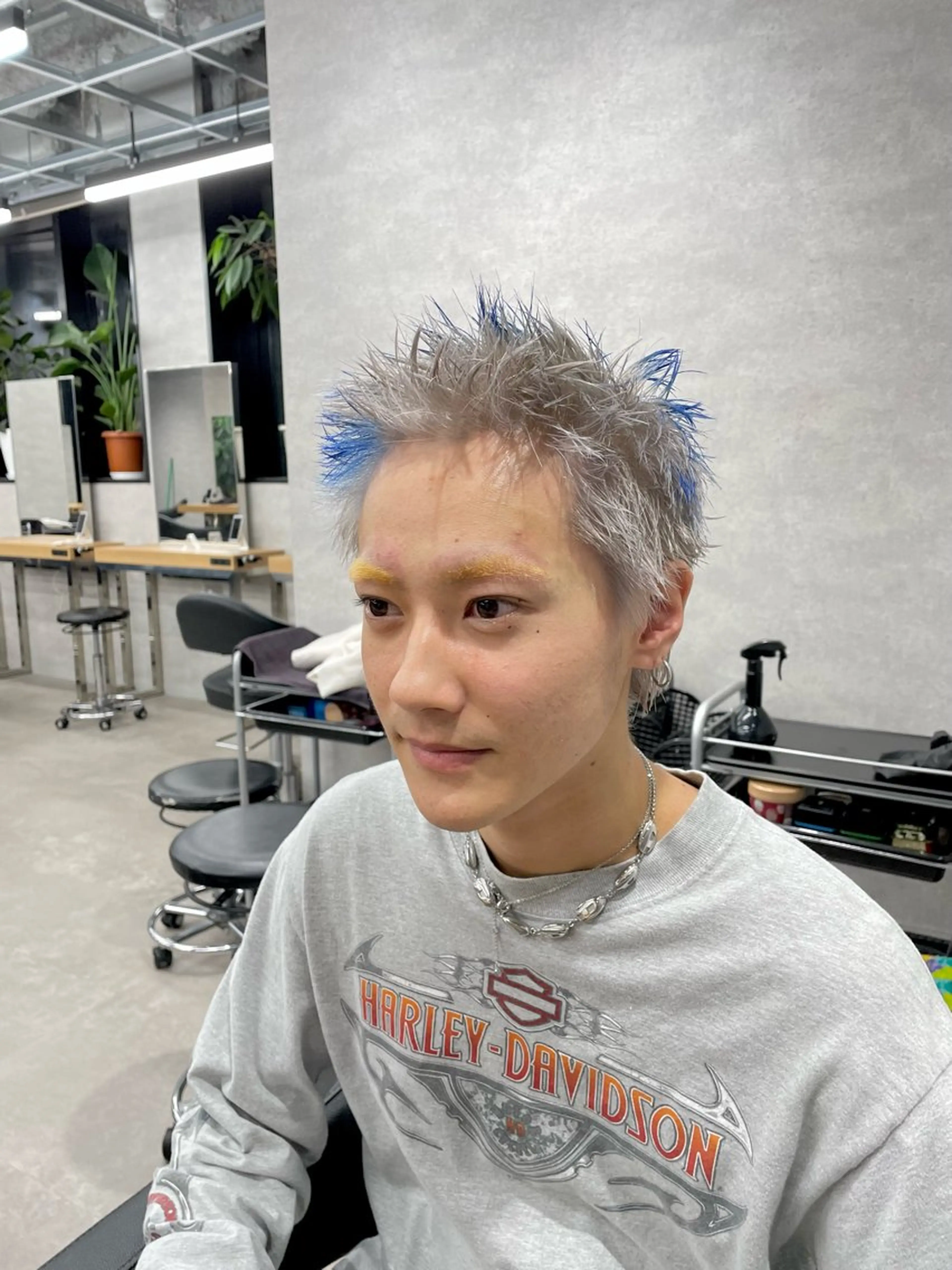 ショート カラー メンズ スパイキーショート ショートヘア カット ヘアカラー 垢抜けハイトーン☀/ 笑顔の美容師/しゅんのヘアスタイル