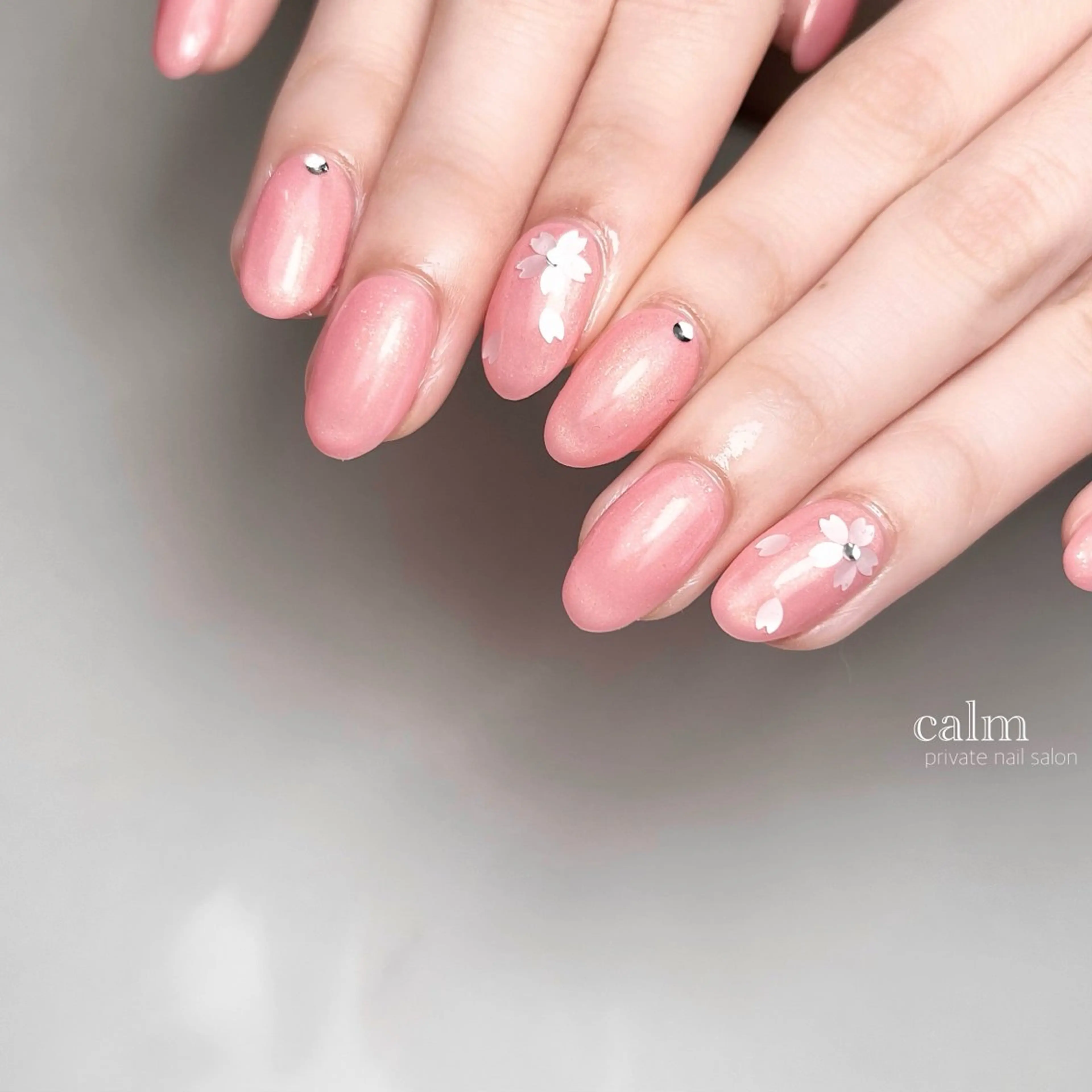 ネイル アートネイル ハンドネイル calm 〔ｶｰﾑ〕のネイルデザイン