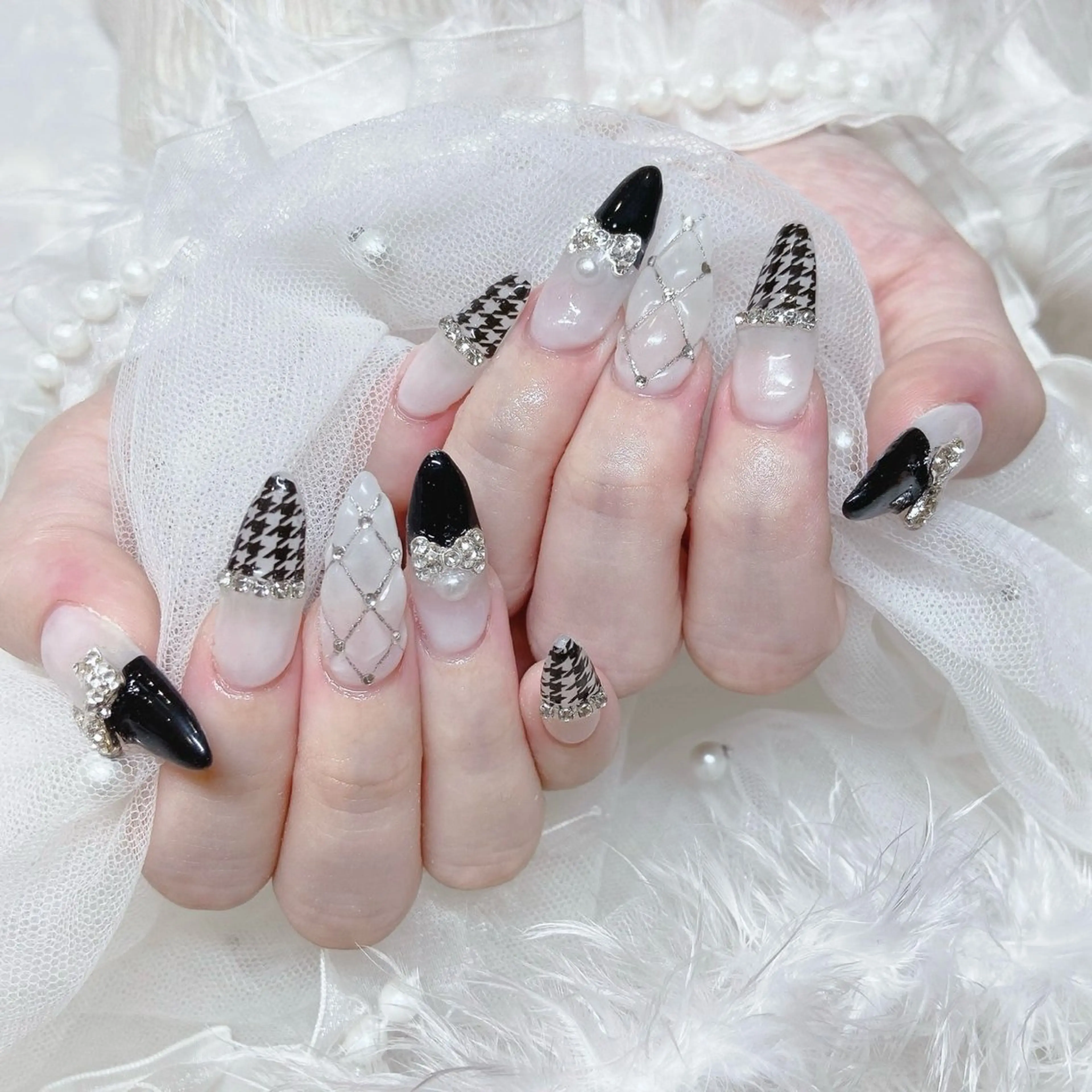 ネイル フレンチネイル 冬ネイル クリスマス ハンドネイル Nail lieNのネイルデザイン