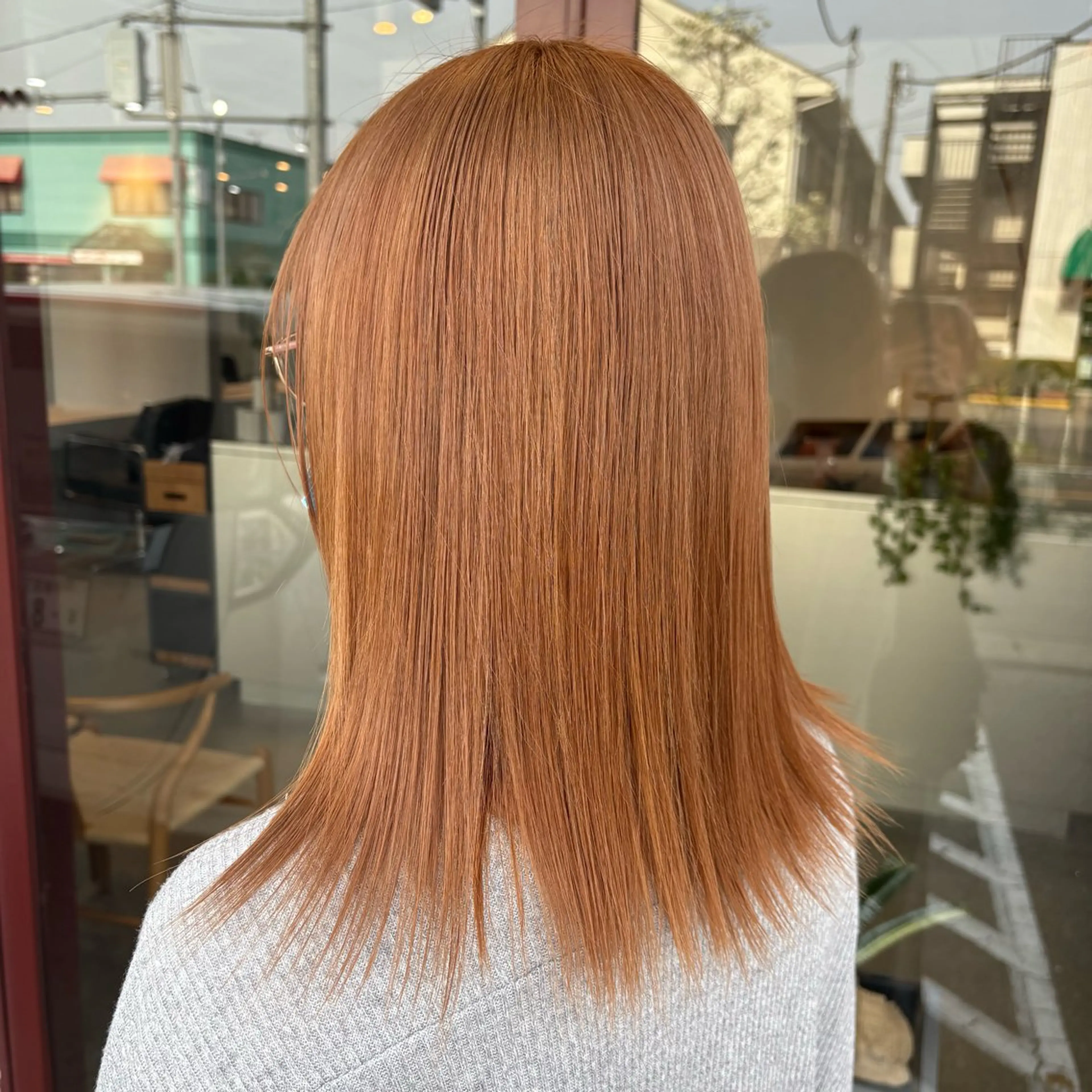 ミディアム カラー ベージュカラー カット ヘアカラー GISELA サリナのヘアスタイル