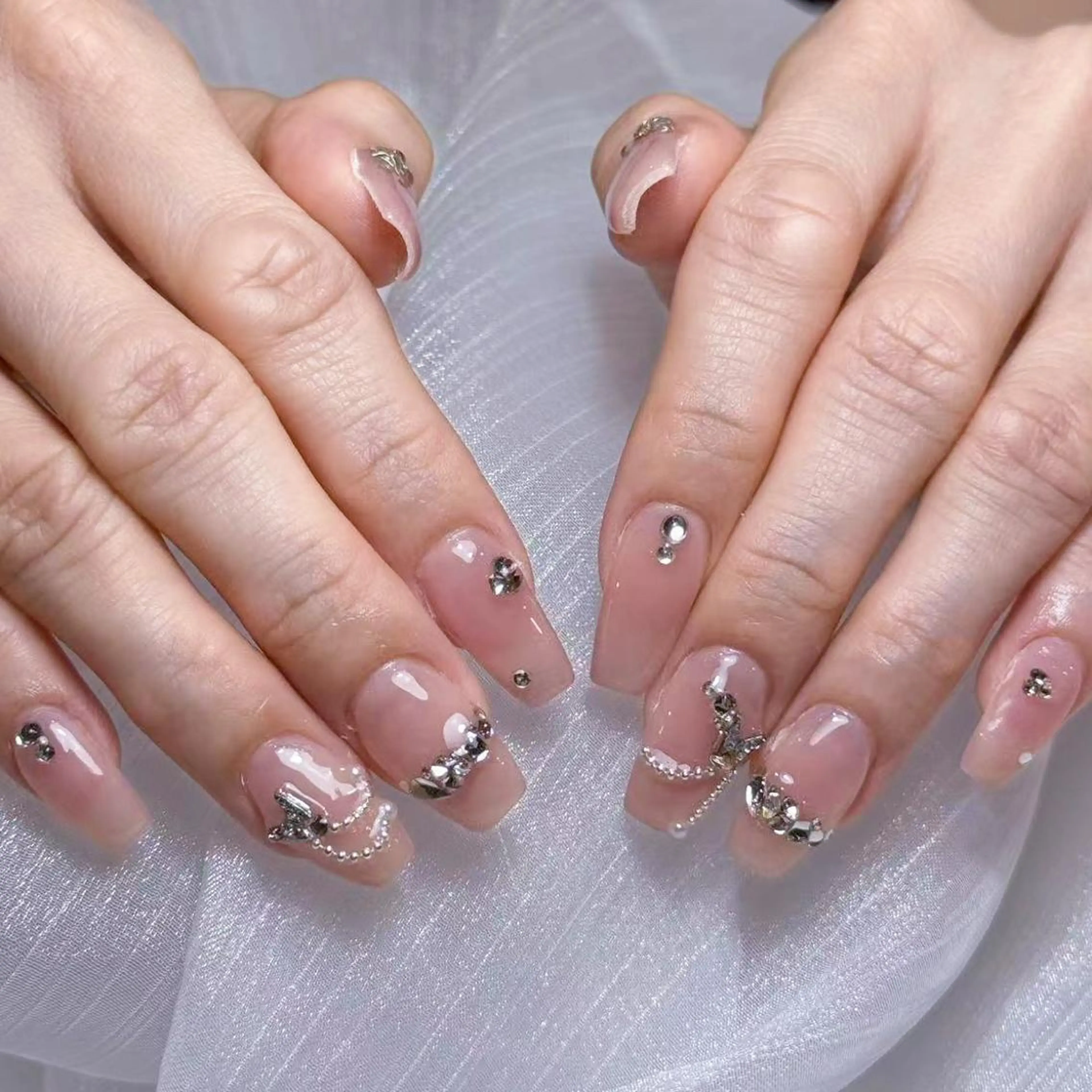 ネイル アートネイル オーロラネイル ガーリー キラキラネイル 韓国ネイル ハンドネイル nina 💅のネイルデザイン