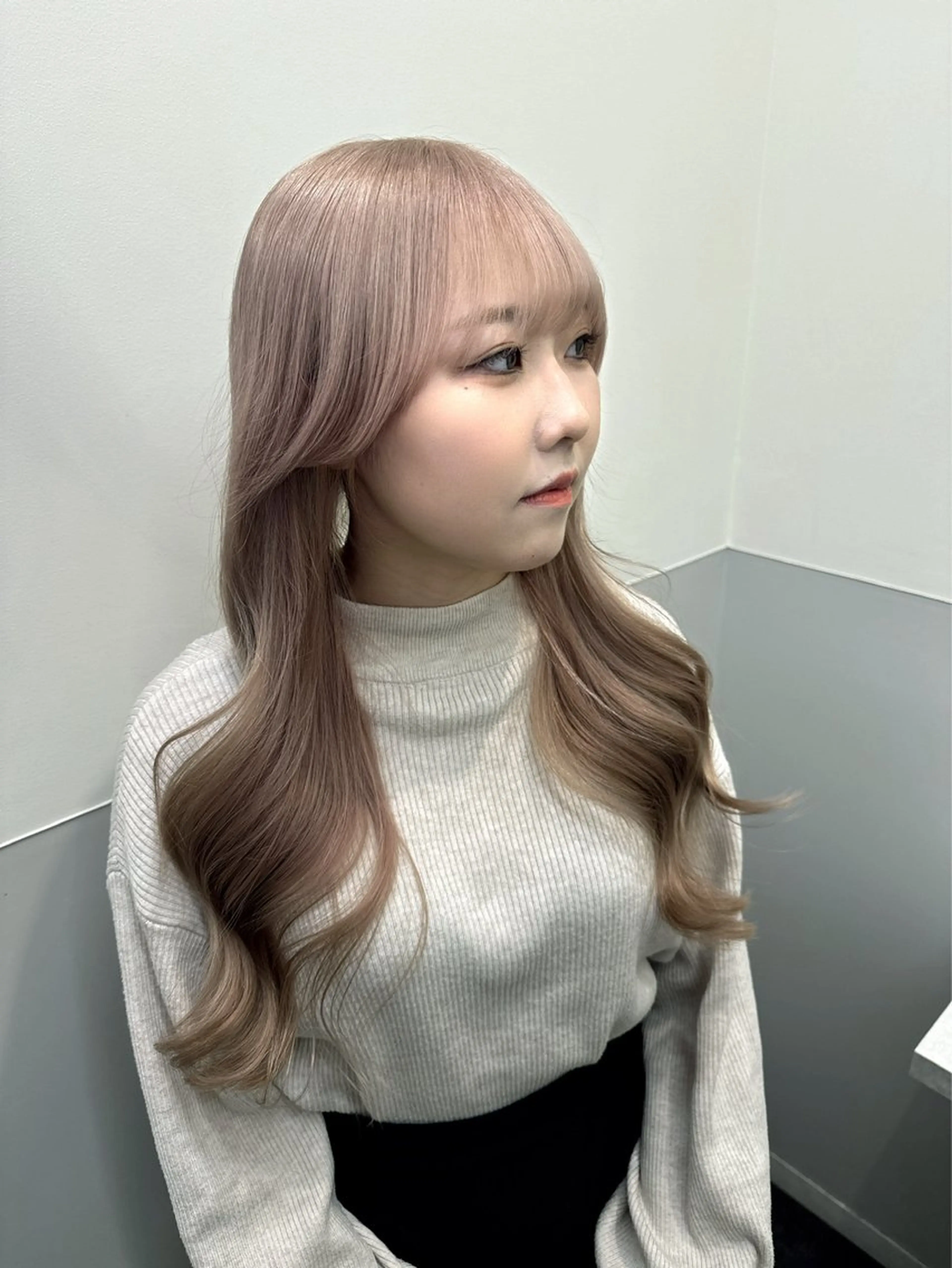 セミロング カラー ベージュカラー ブリーチ ブロンド ブルーカラー ブルーラベンダー ヘアカラー トリートメント ハイトーン×髪質改善 💍tiam💍のヘアスタイル