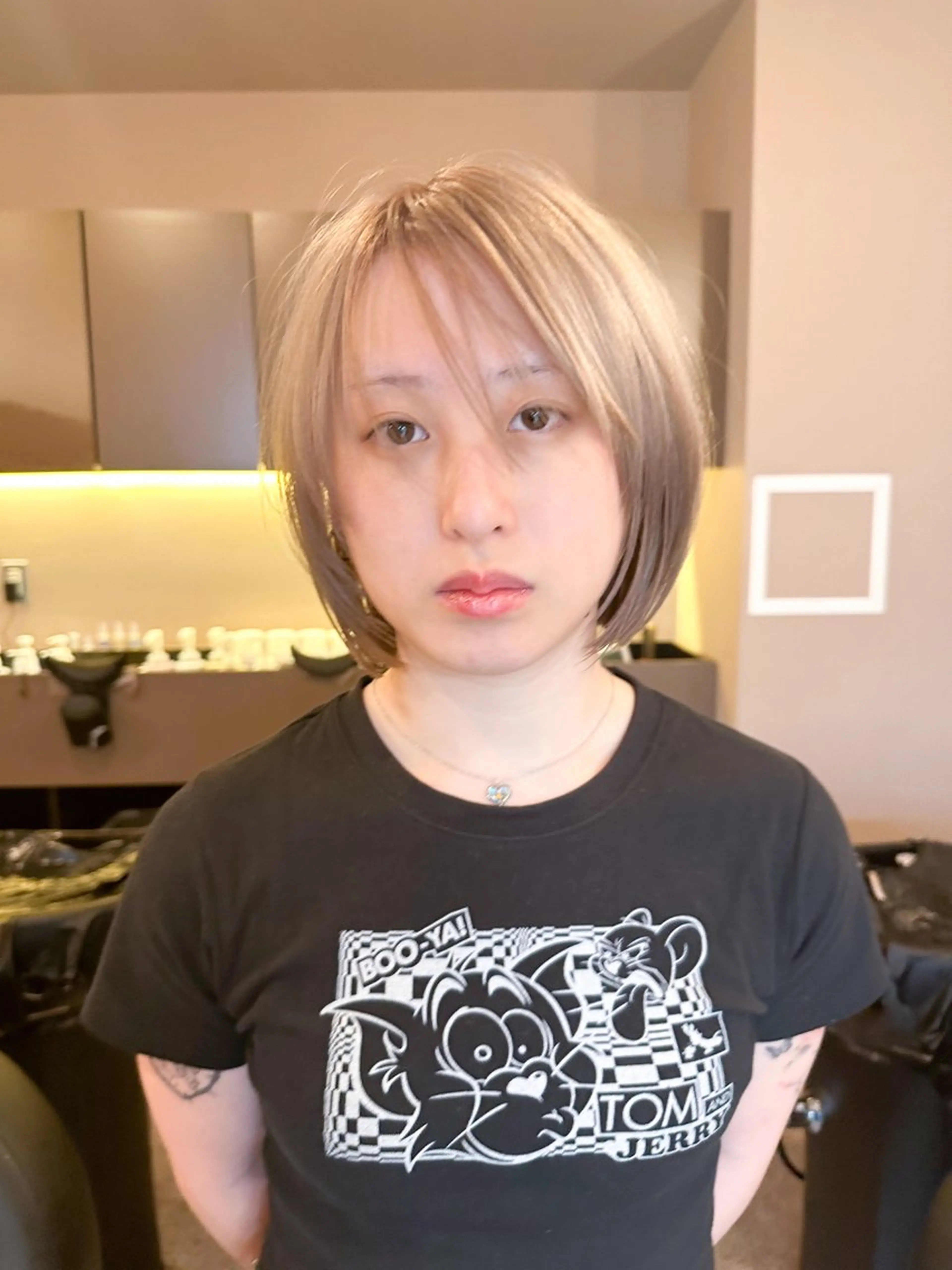 ショート カラー 艶髪ブリーチ 永井竜也のヘアスタイル