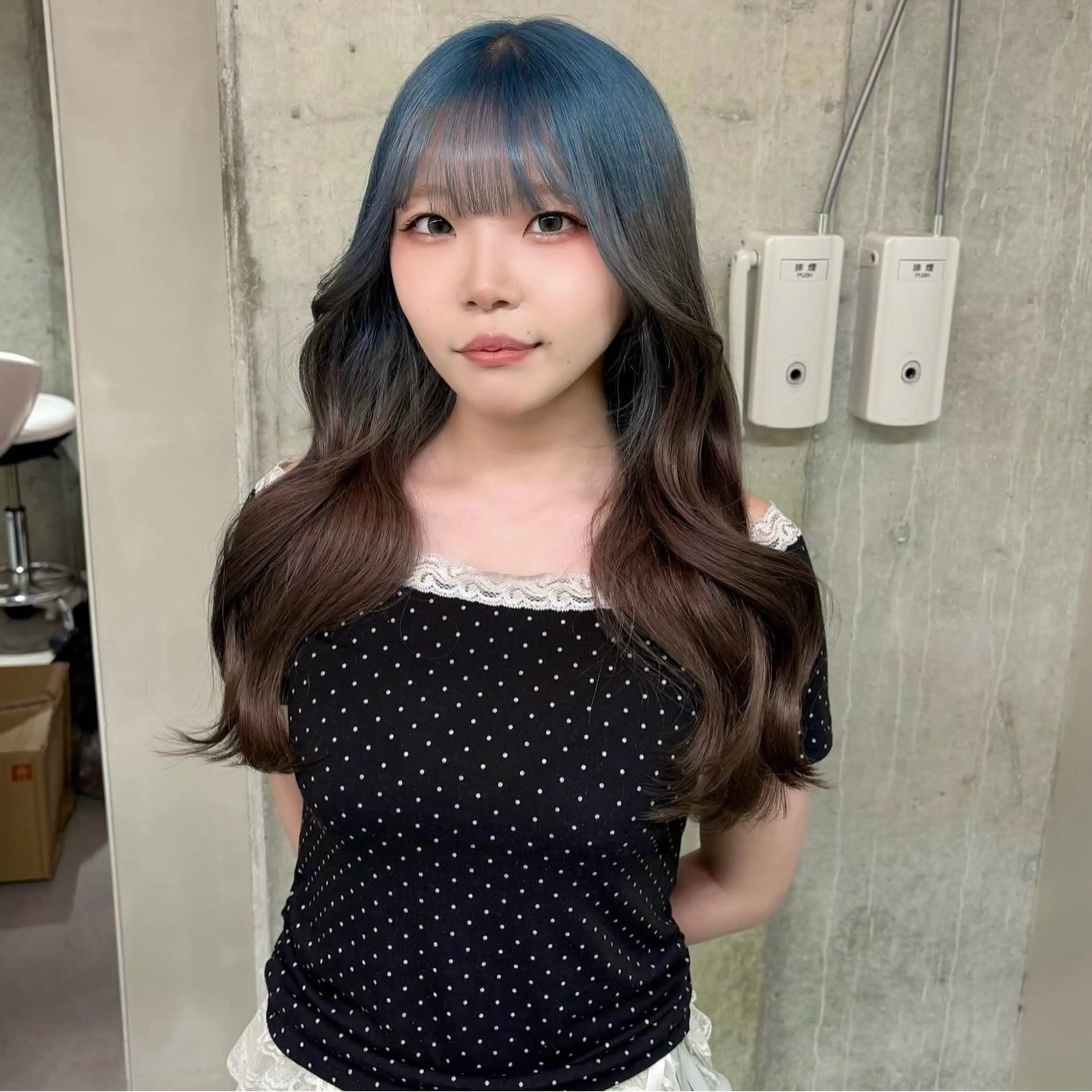 ロング カラー ヘアカラー トリートメント 水色/ペールカラー/ レイヤー💫mayuのヘアスタイル