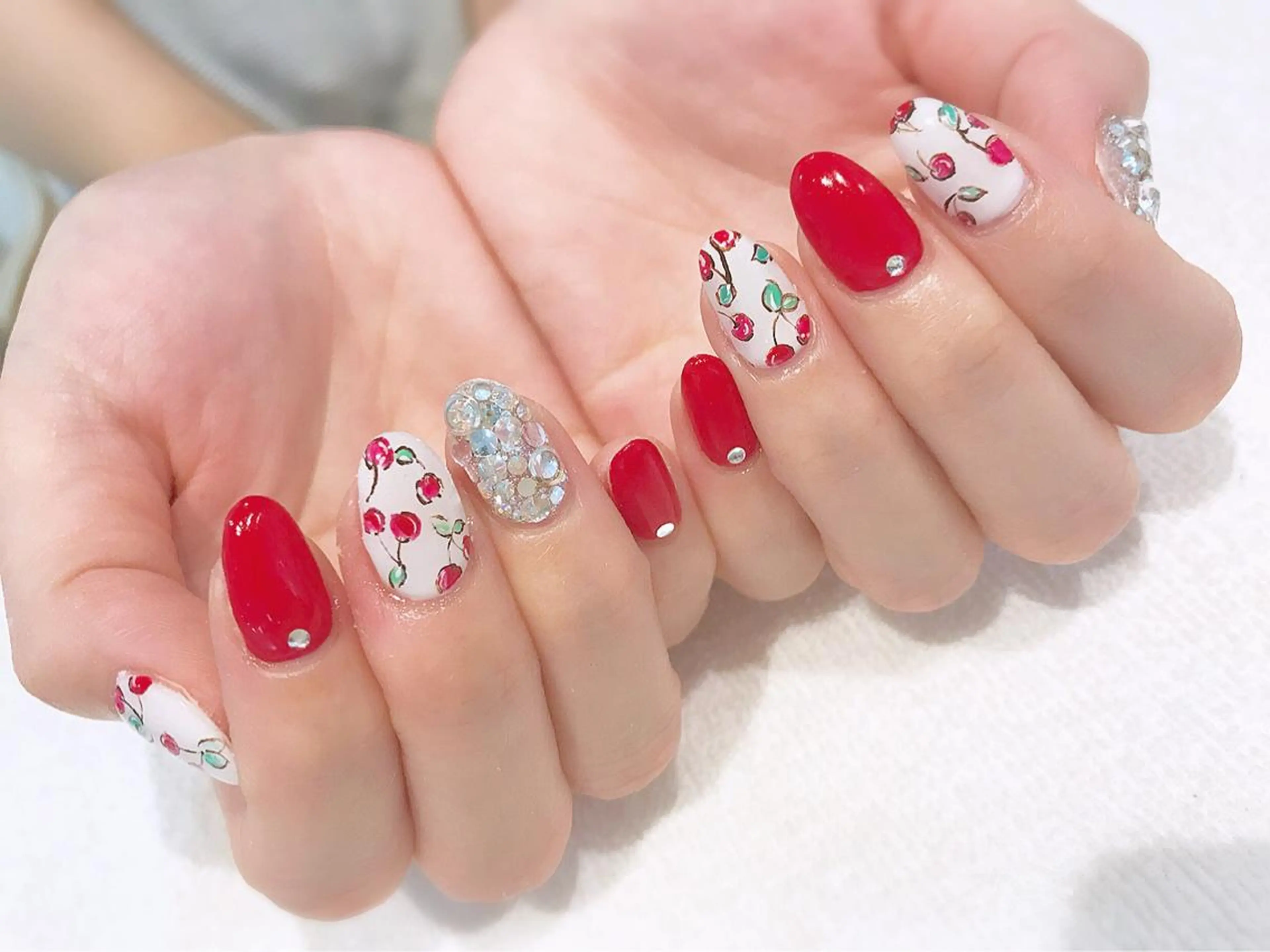 ネイル ハンドネイル Re Pearl～コーディネートサロン～ 市駅前店所属・NARUMI HYODOのネイルデザイン