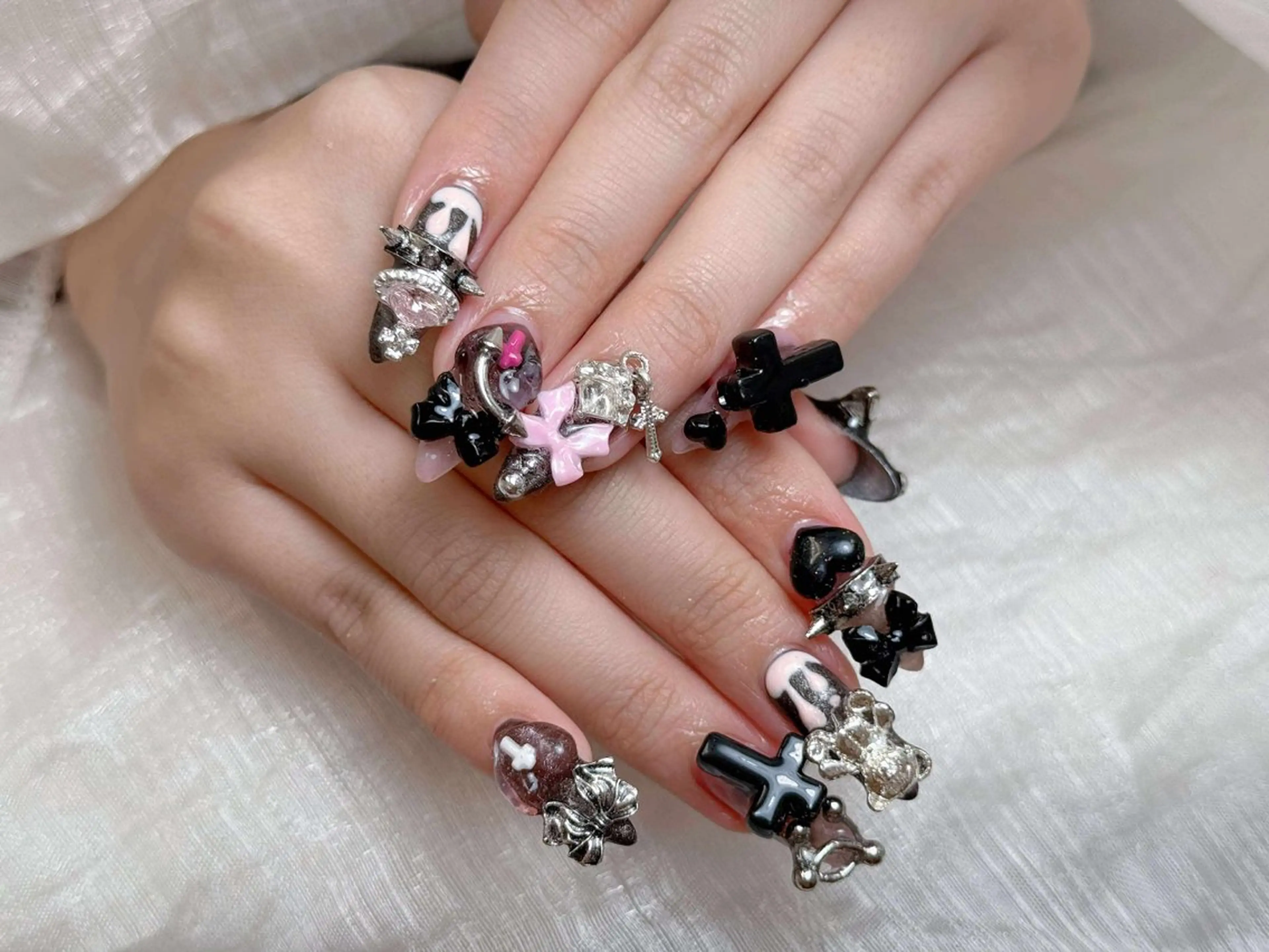 ネイル アートネイル 成人式 ジェルネイル ニュアンスネイル 夏ネイル ハンドネイル NIE MoMoのネイルデザイン