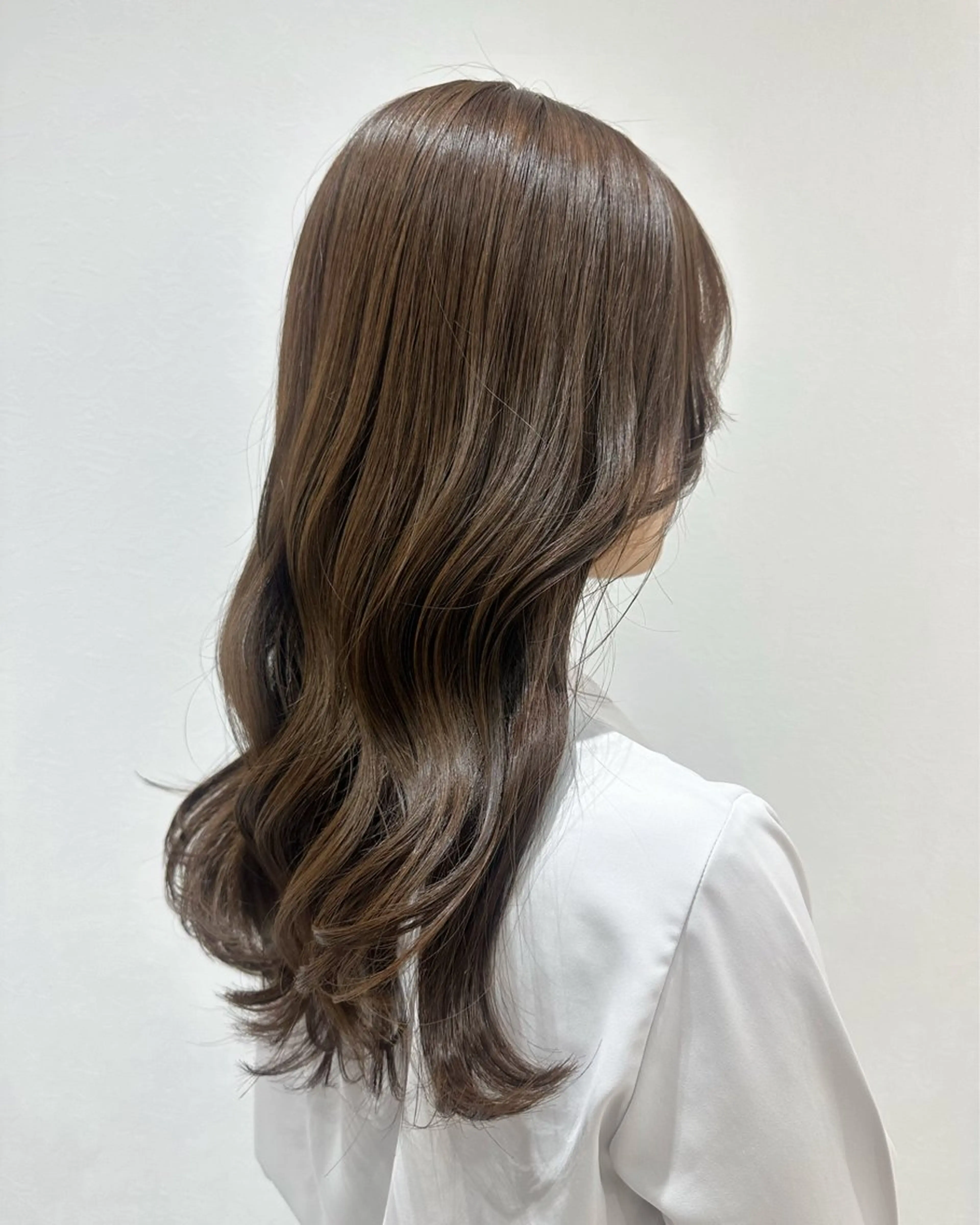 セミロング カラー カット ヘアカラー トリートメント 韓国ヘア顔周りカット 艶髪ベージュtamaのヘアスタイル