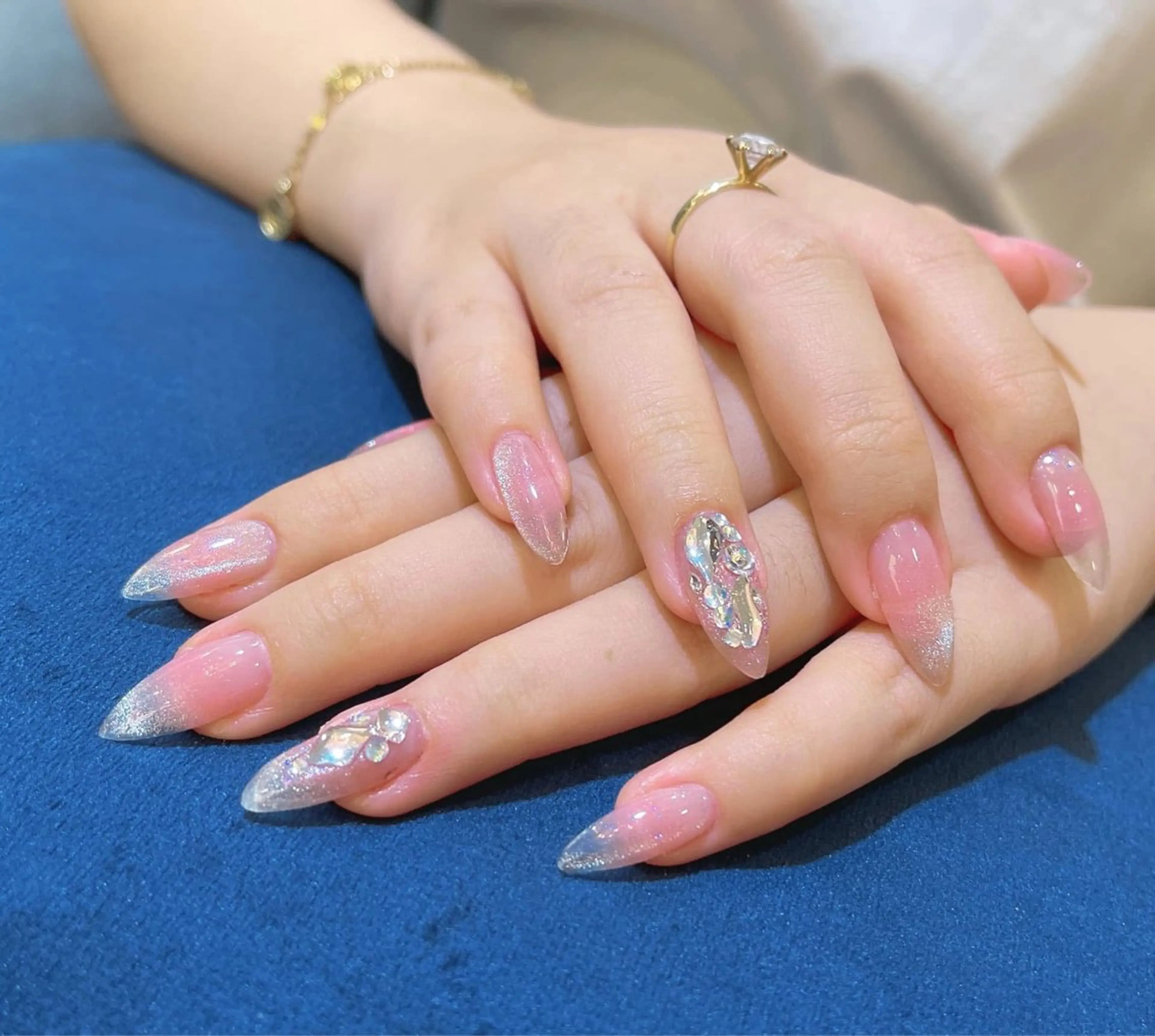 ネイル 長さ出し フレンチネイル ジェルネイル ガラスフレンチ 韓国ネイル ハンドネイル Minette nail所属・Minette nailHuongのネイルデザイン