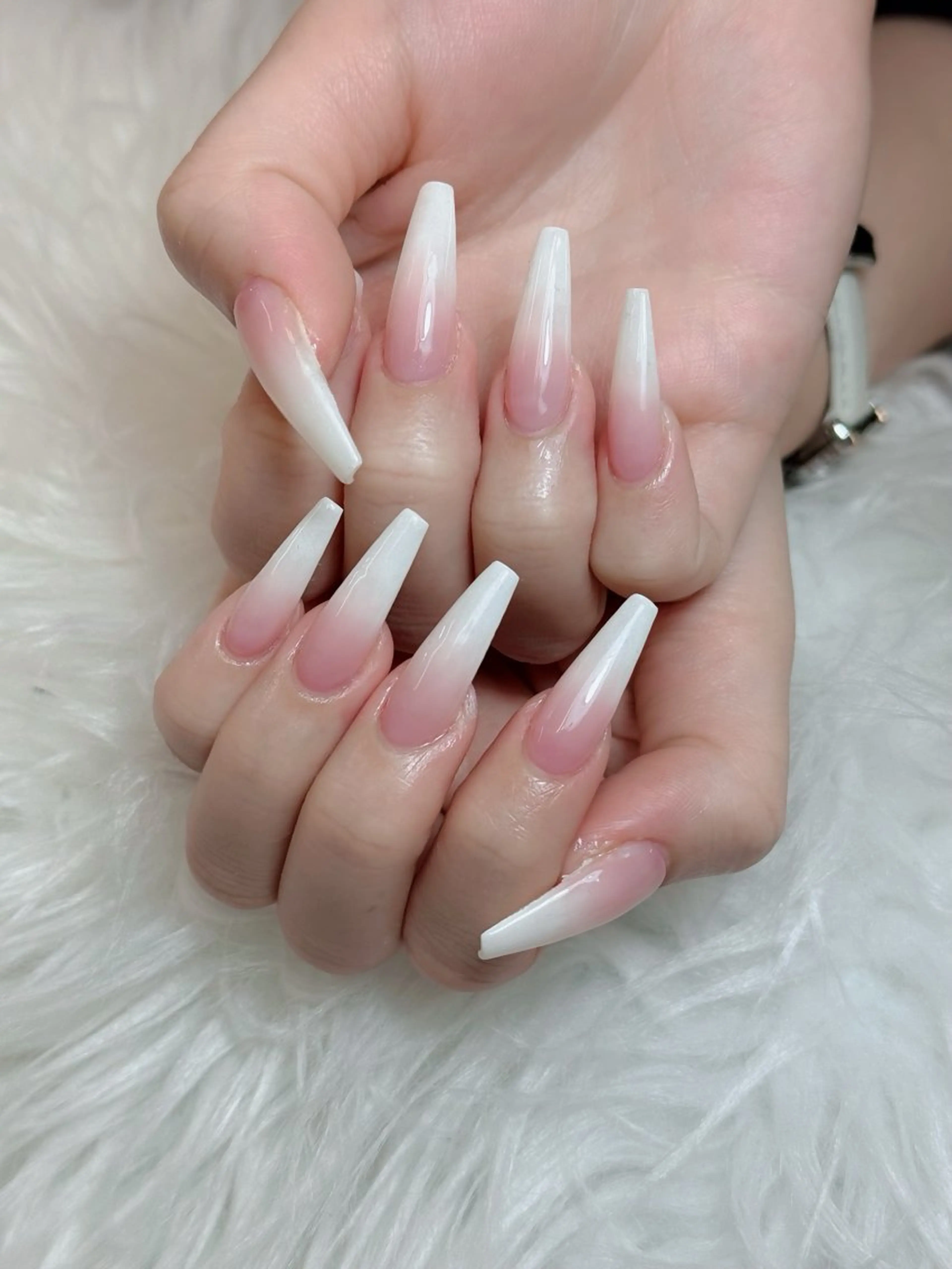 ネイル オーロラネイル チークネイル フットネイル フレンチネイル 韓国ネイル ハンドネイル Lumi Nail Salon所属・Lumi Nail 新大久保3‘のネイルデザイン