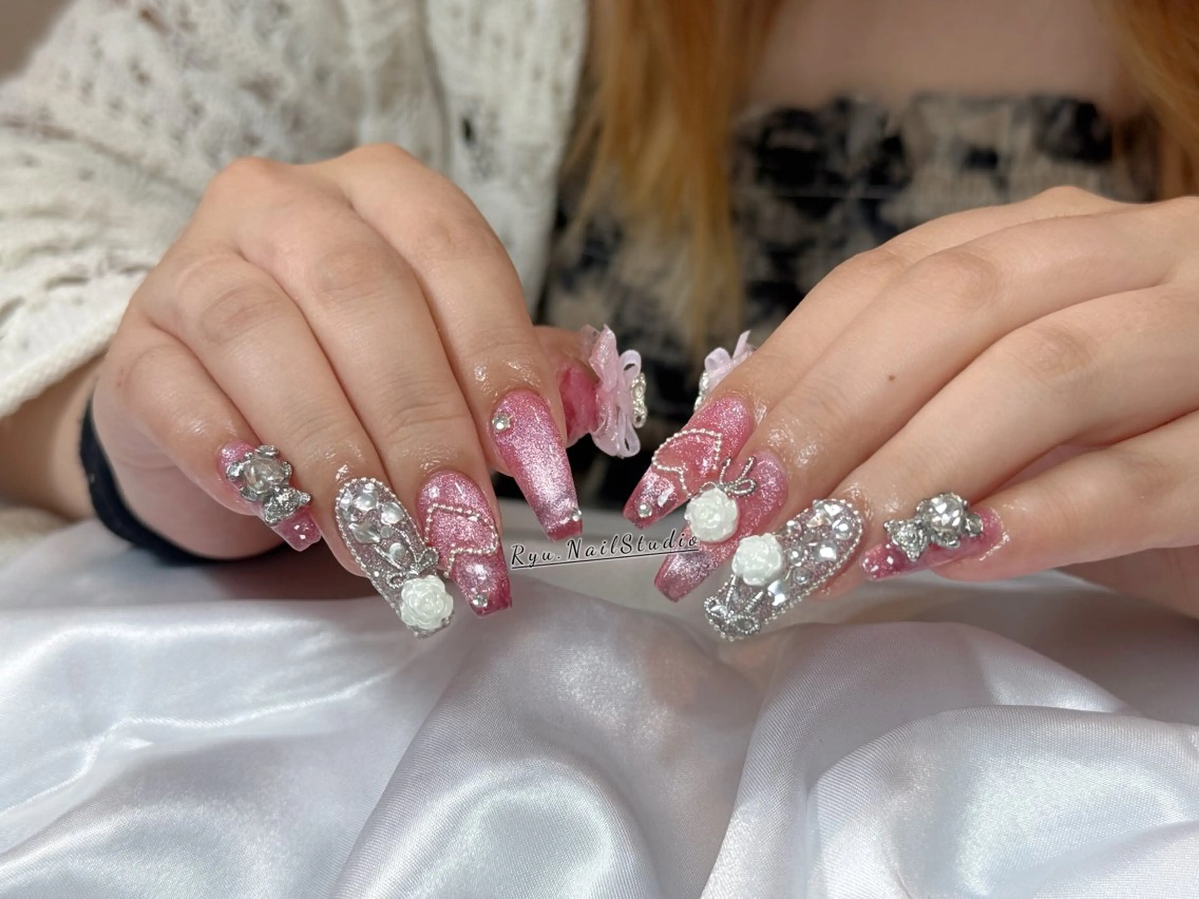 ネイル アートネイル ジェルネイル キラキラネイル ミラーネイル ニュアンスネイル ハンドネイル Ryu Nail Studio所属・Ryu Nail 新大久保のネイルデザイン