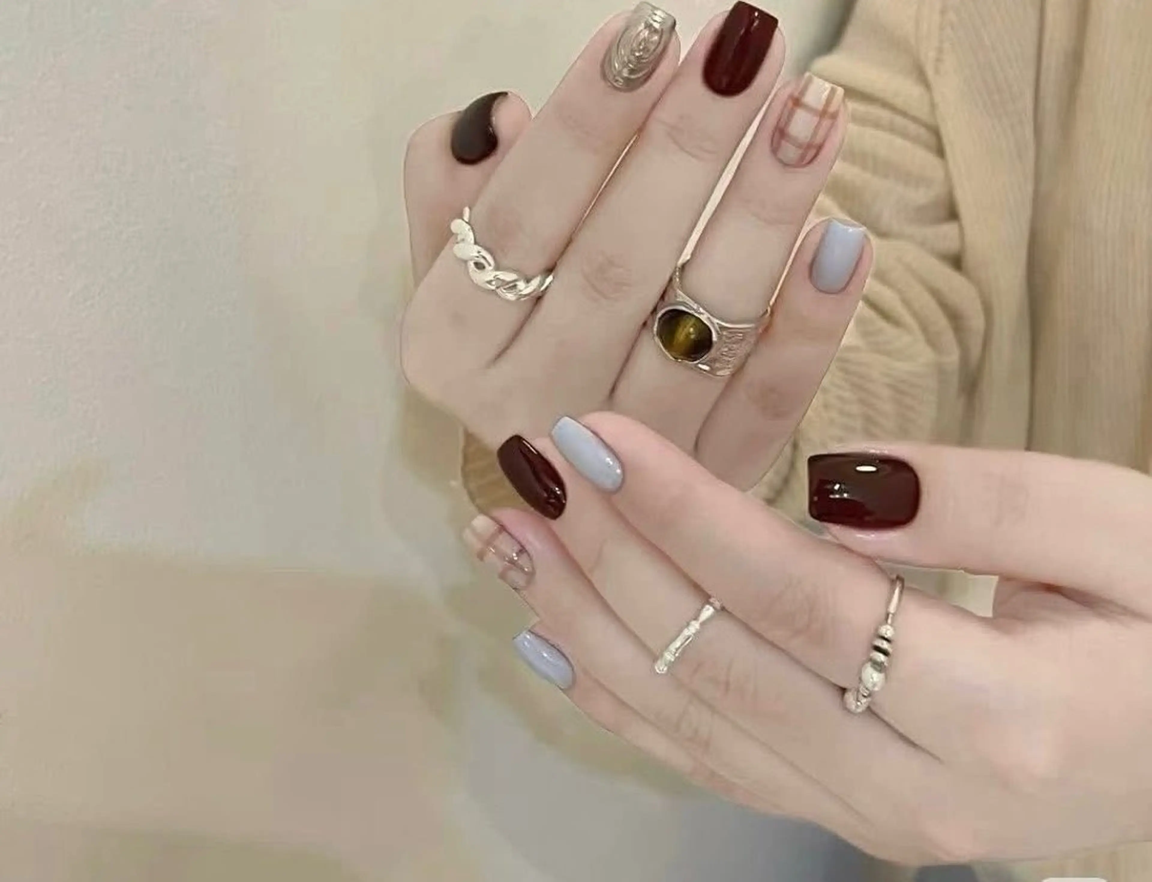 ネイル ハンドネイル T. Leeのネイルデザイン