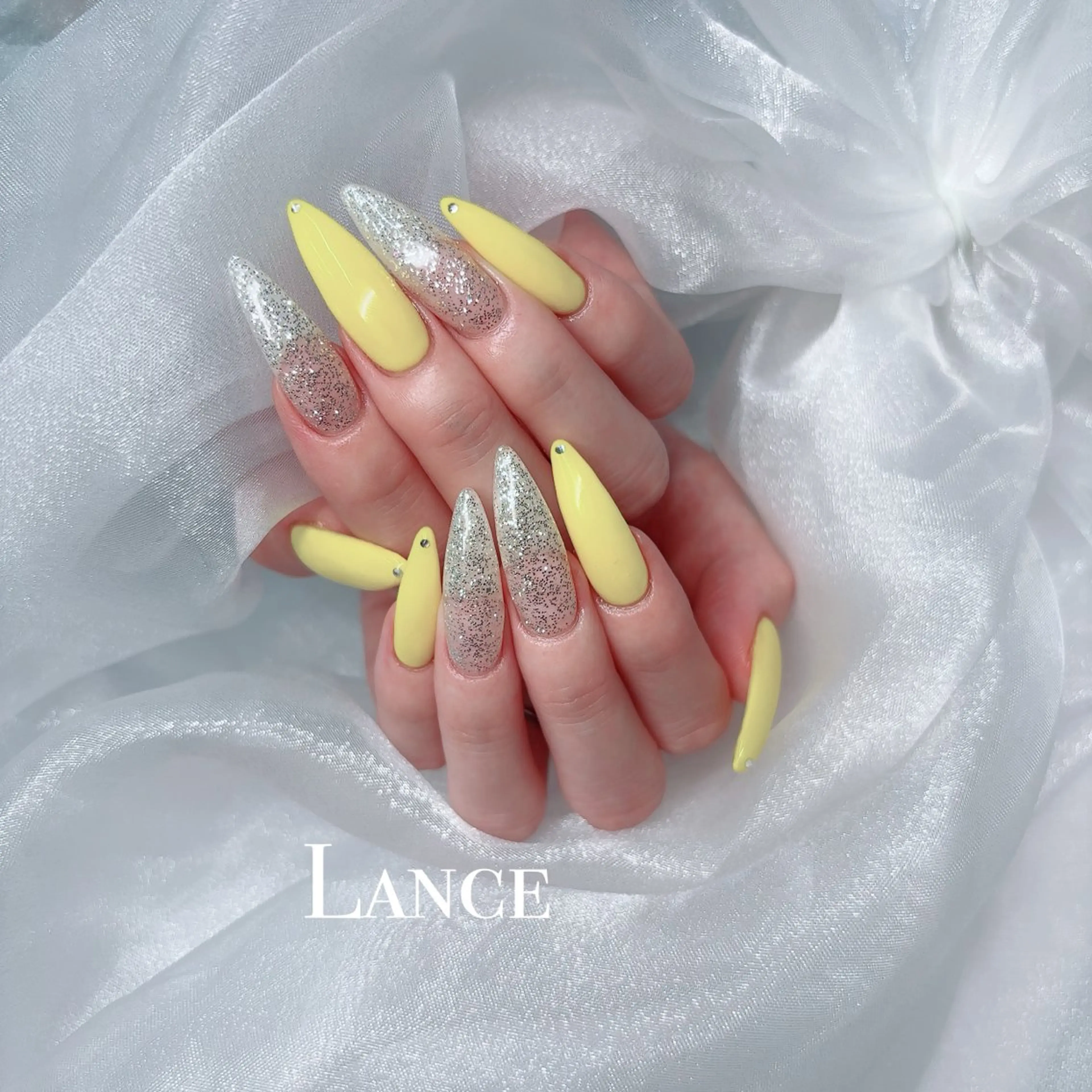 ネイル オーロラネイル フットネイル 氷ネイル・うるうるネイル キラキラネイル 韓国ネイル ハンドネイル Lance nailのネイルデザイン