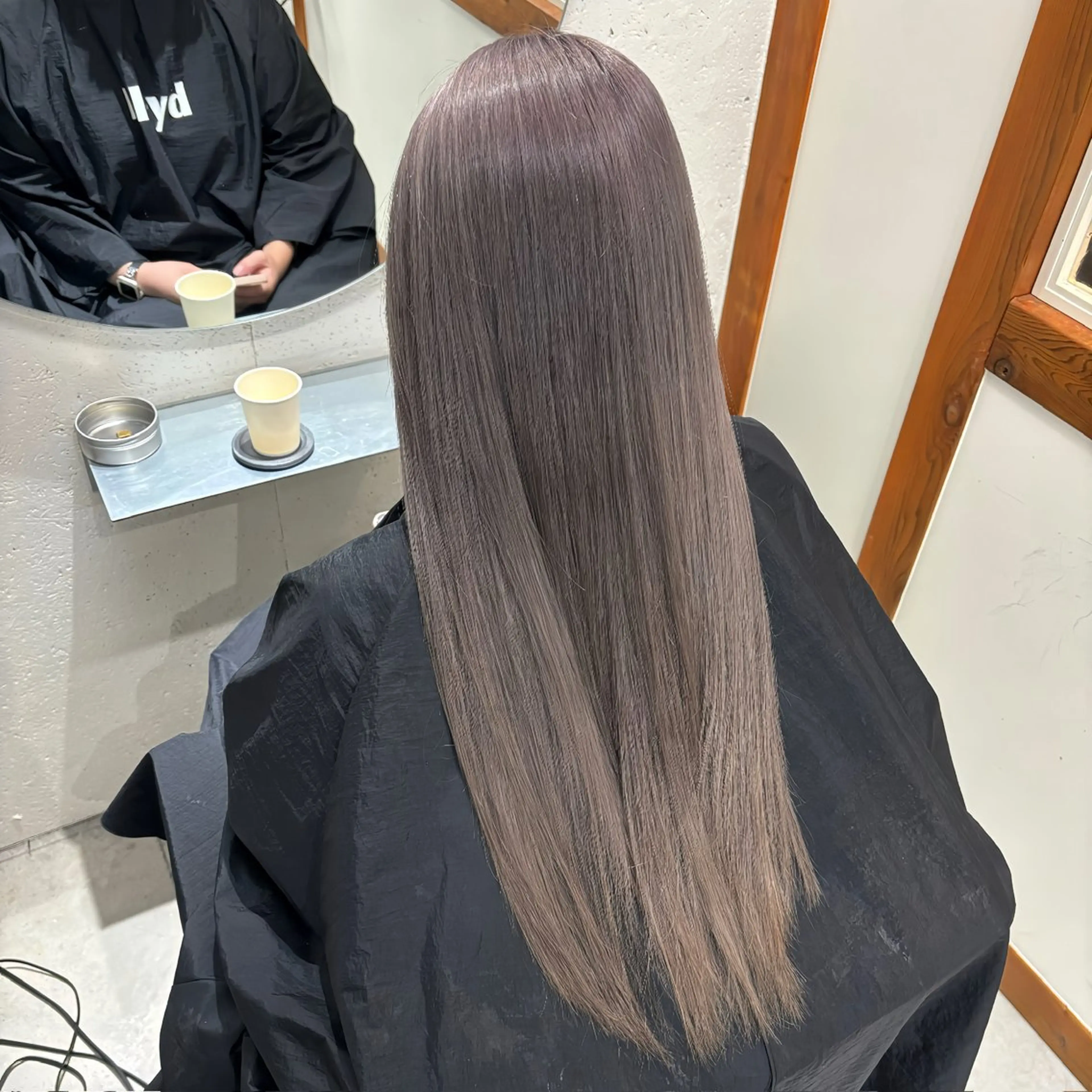 ロング カラー グレージュ ヘアカラー トリートメント ヘッドスパ ヘアセット オカベ ショウマのヘアスタイル