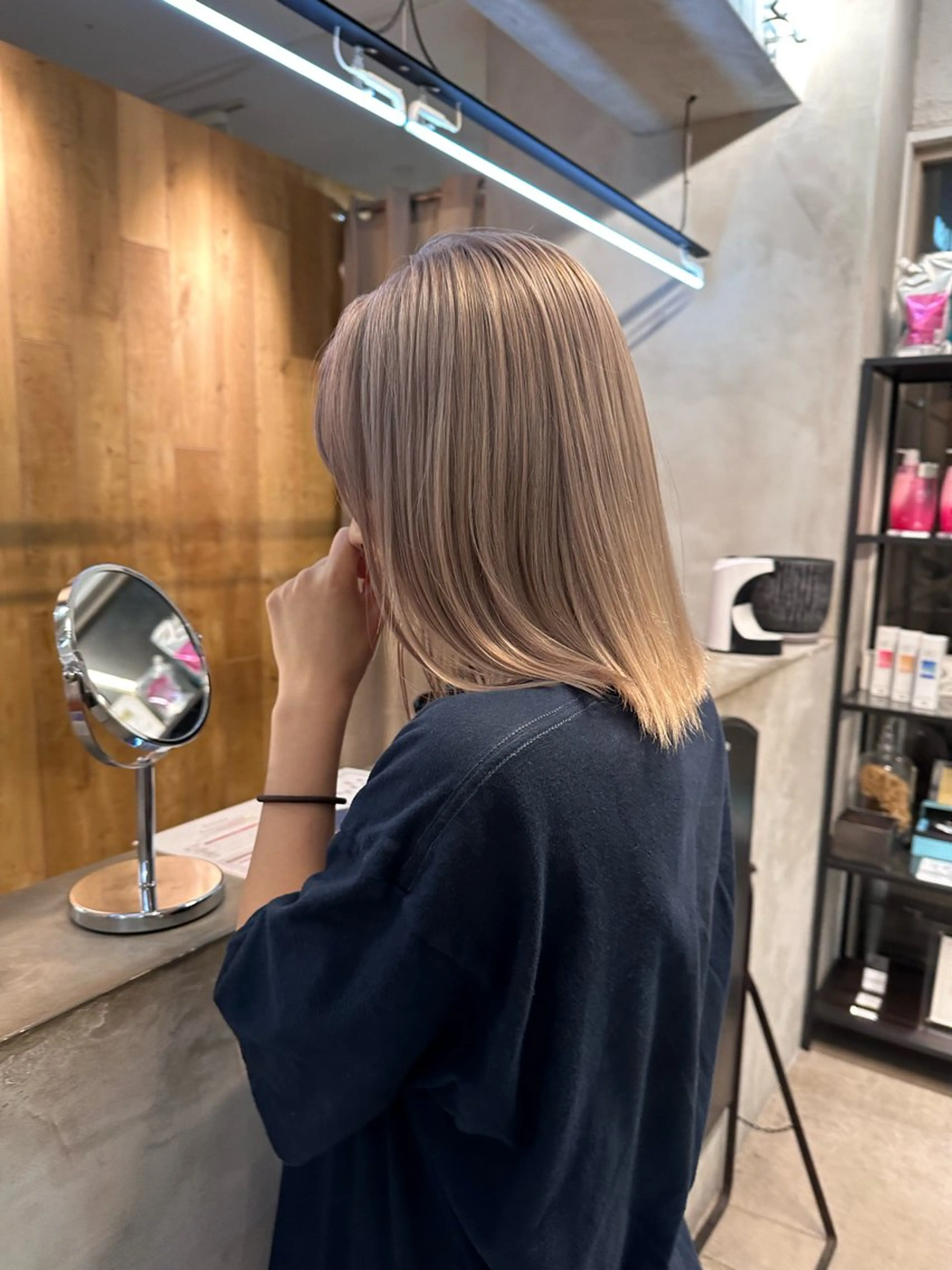 ミディアム カラー ブリーチ ハイトーンカラー ブリーチなしカラー ボブ カット ヘアカラー トリートメント REINA☁️透明感 カラー/ぷつっと♡のヘアスタイル