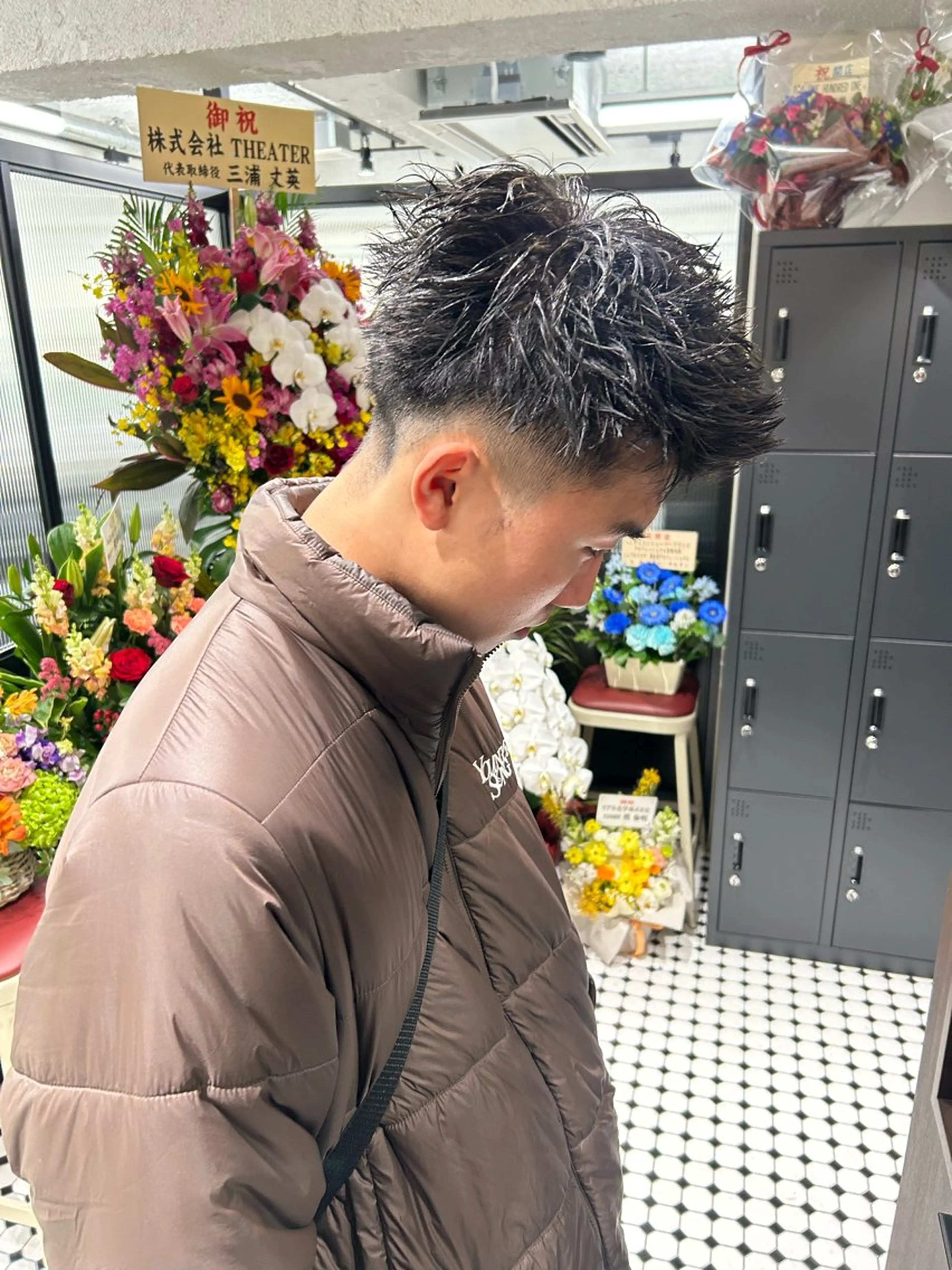 ショート カット 韓国ヘア暗髪 ダブルカラーメンズ可のヘアスタイル