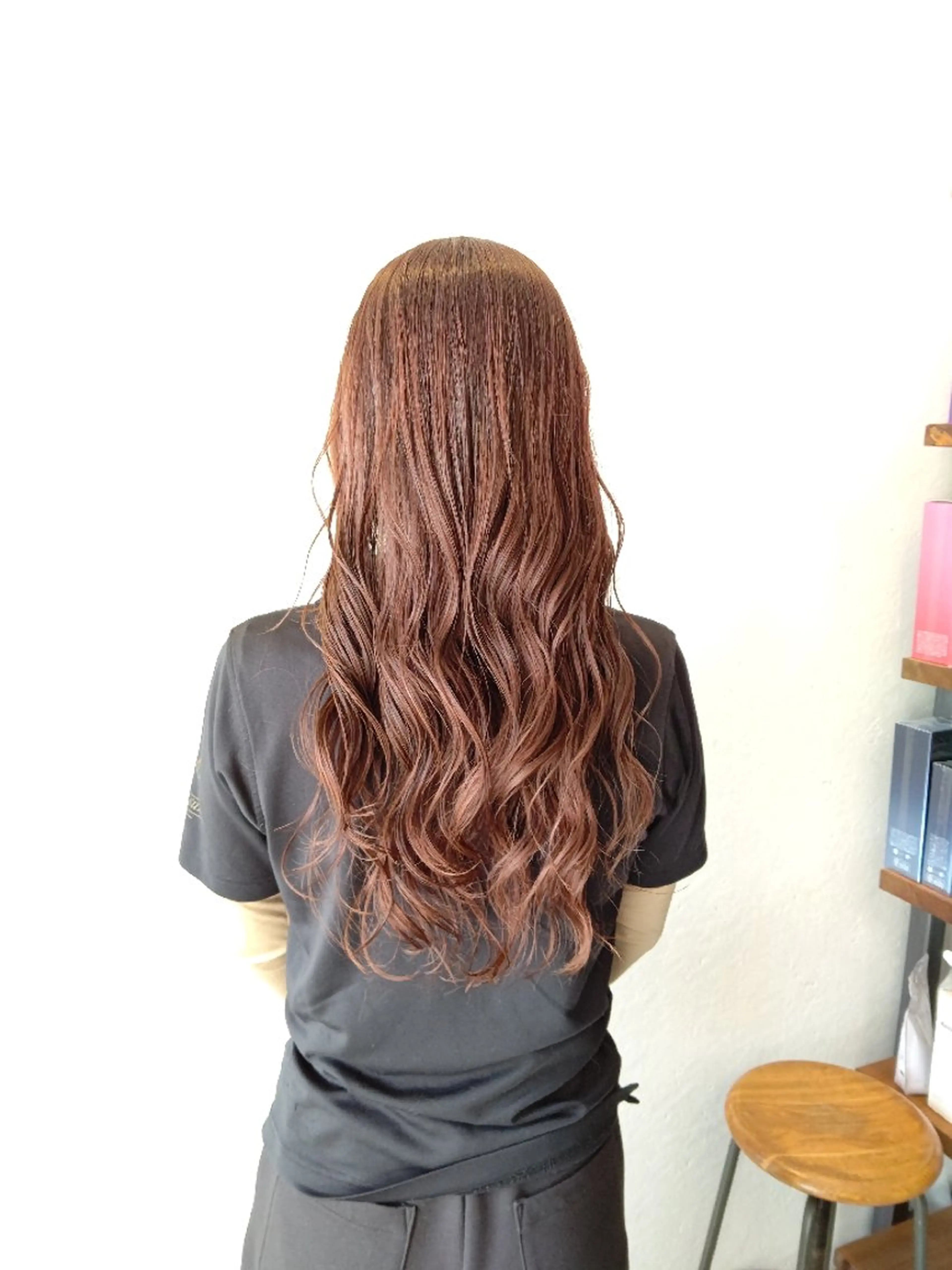 ロング simon🩷半田 カットブリーチモデルのヘアスタイル