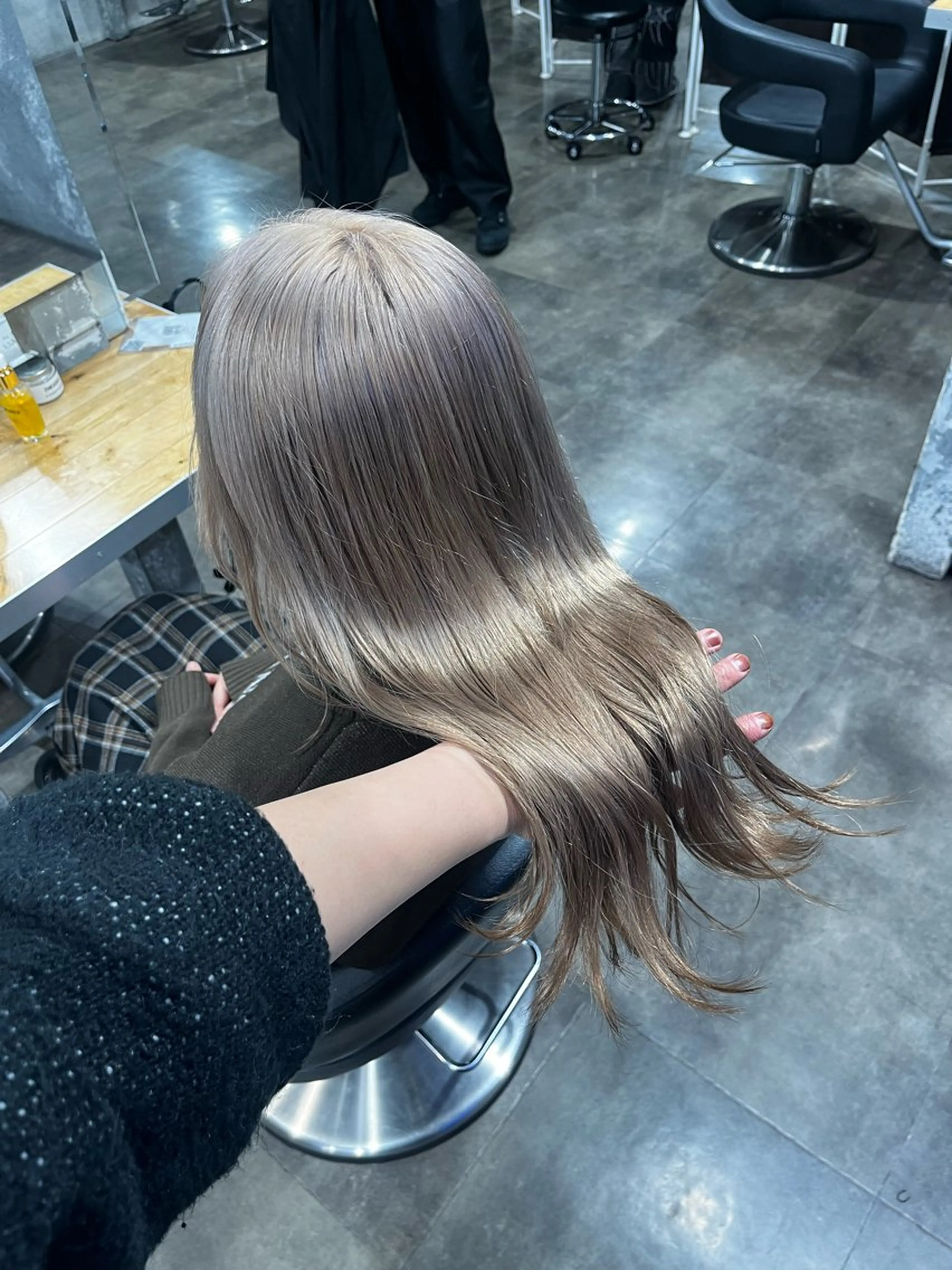 ロング カラー ヘアカラー トリートメント ハイトーンカラー 🦄レイヤーカットのヘアスタイル