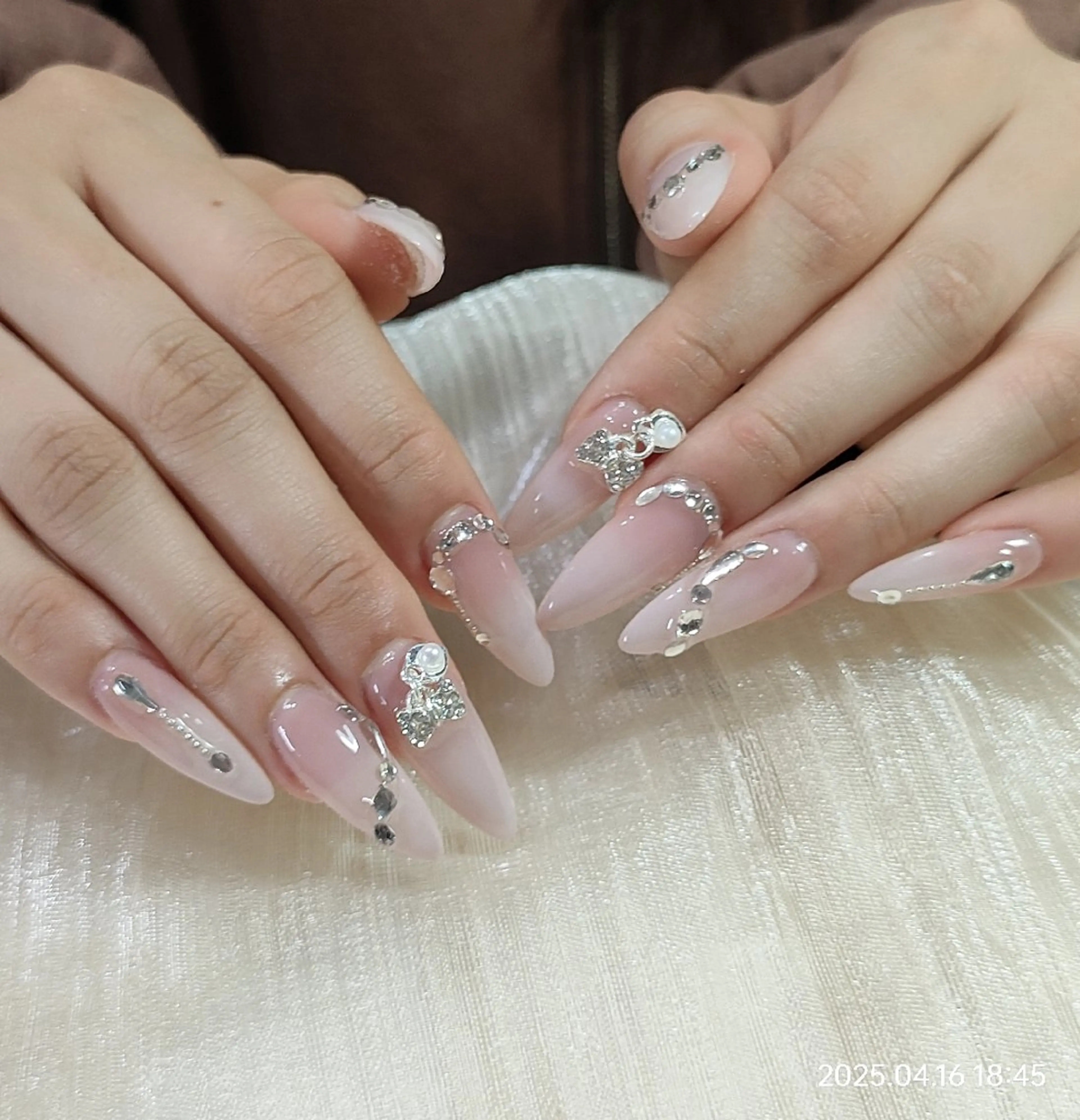 ネイル ハンドネイル nail circlesのネイルデザイン