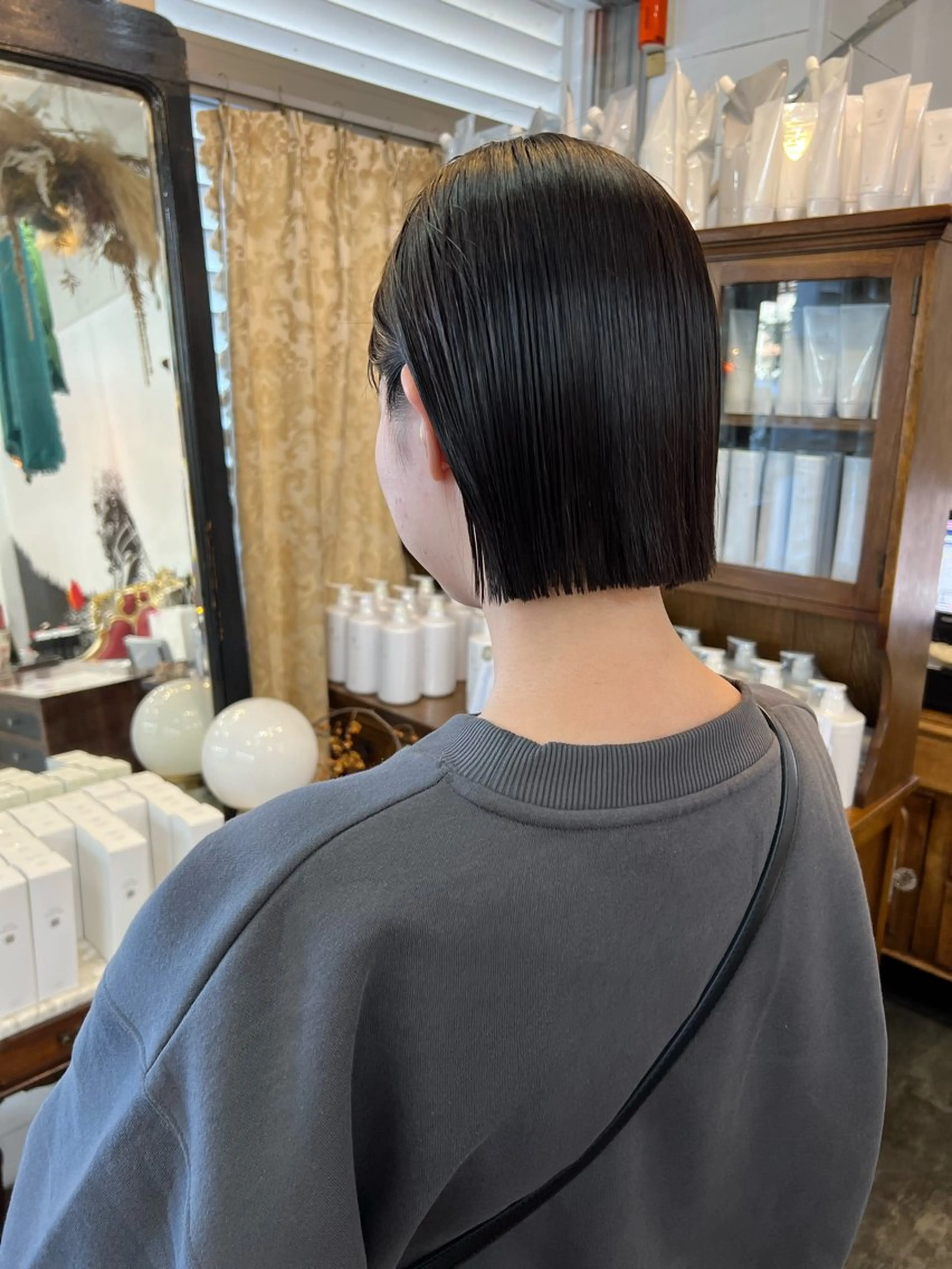 ミディアム ボブ LOMARLIE JURIAのヘアスタイル